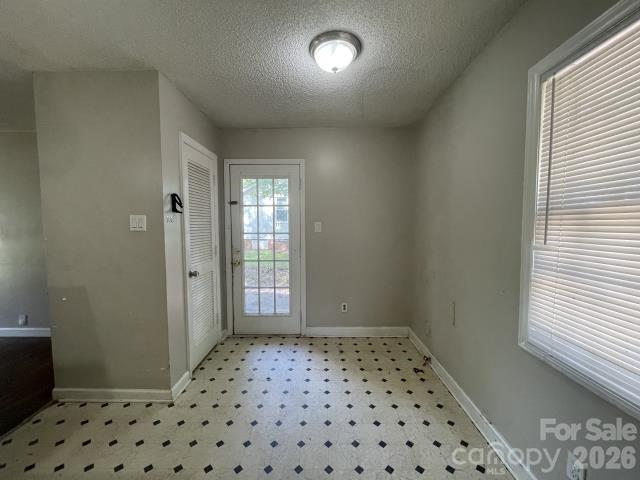 909 Carrington Drive — Charlotte