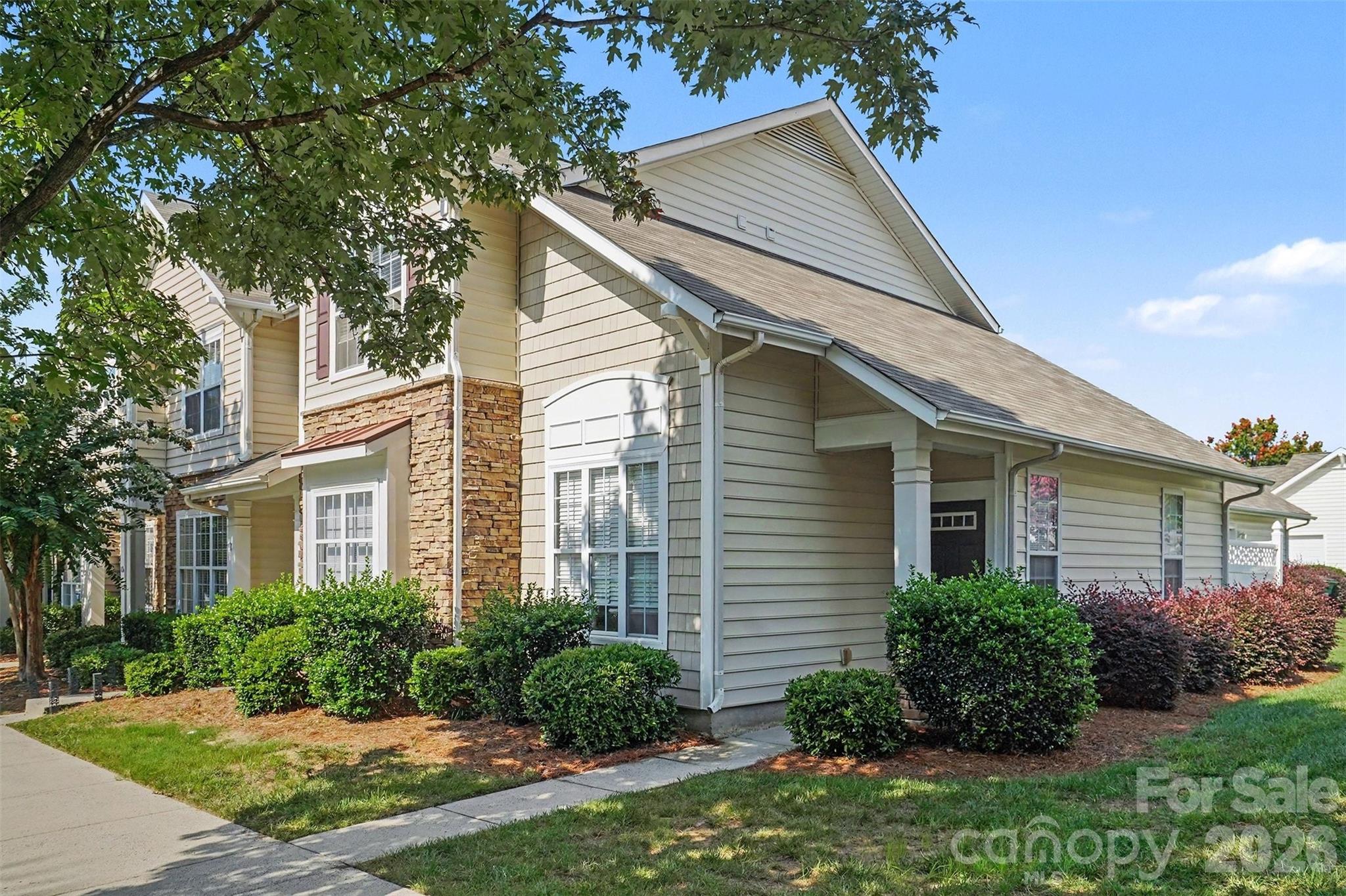 1148 Drummond Lane — Matthews