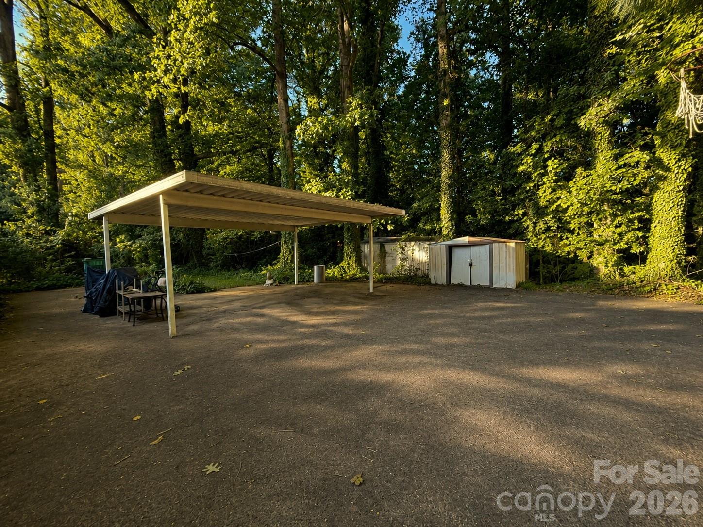 6124 Donna Drive — Charlotte