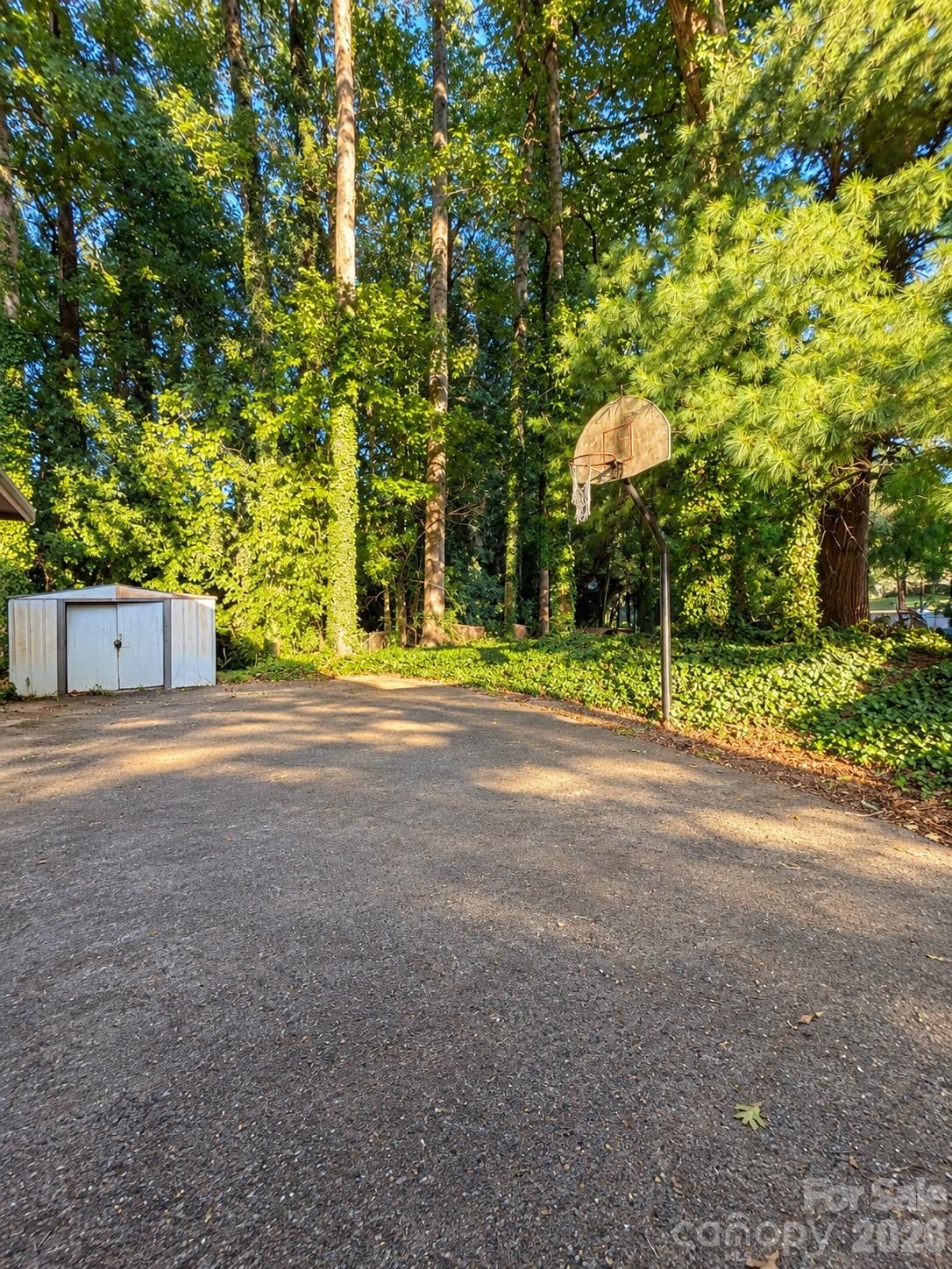 6124 Donna Drive — Charlotte