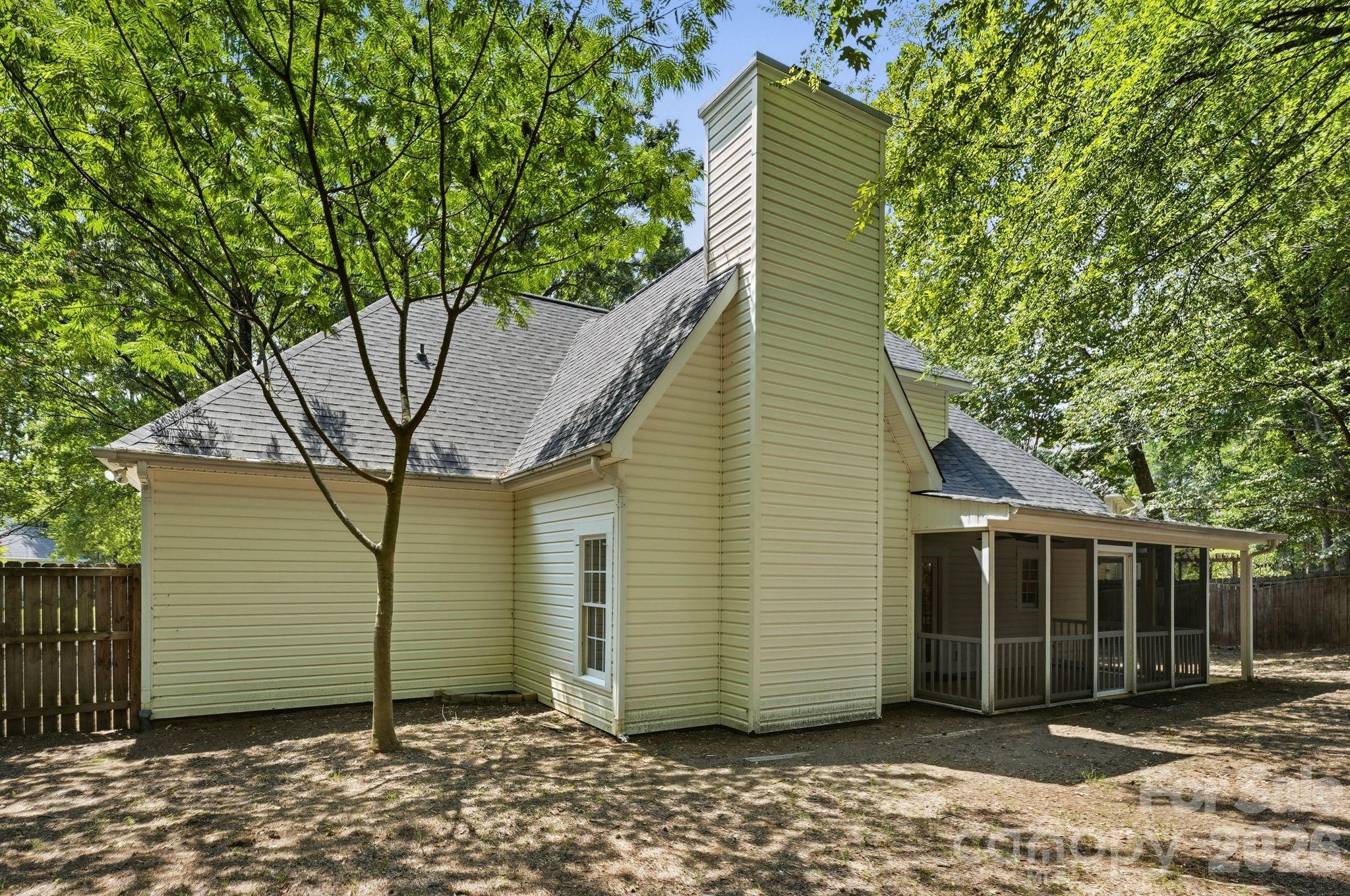 7119 Bevington Woods Lane — Charlotte