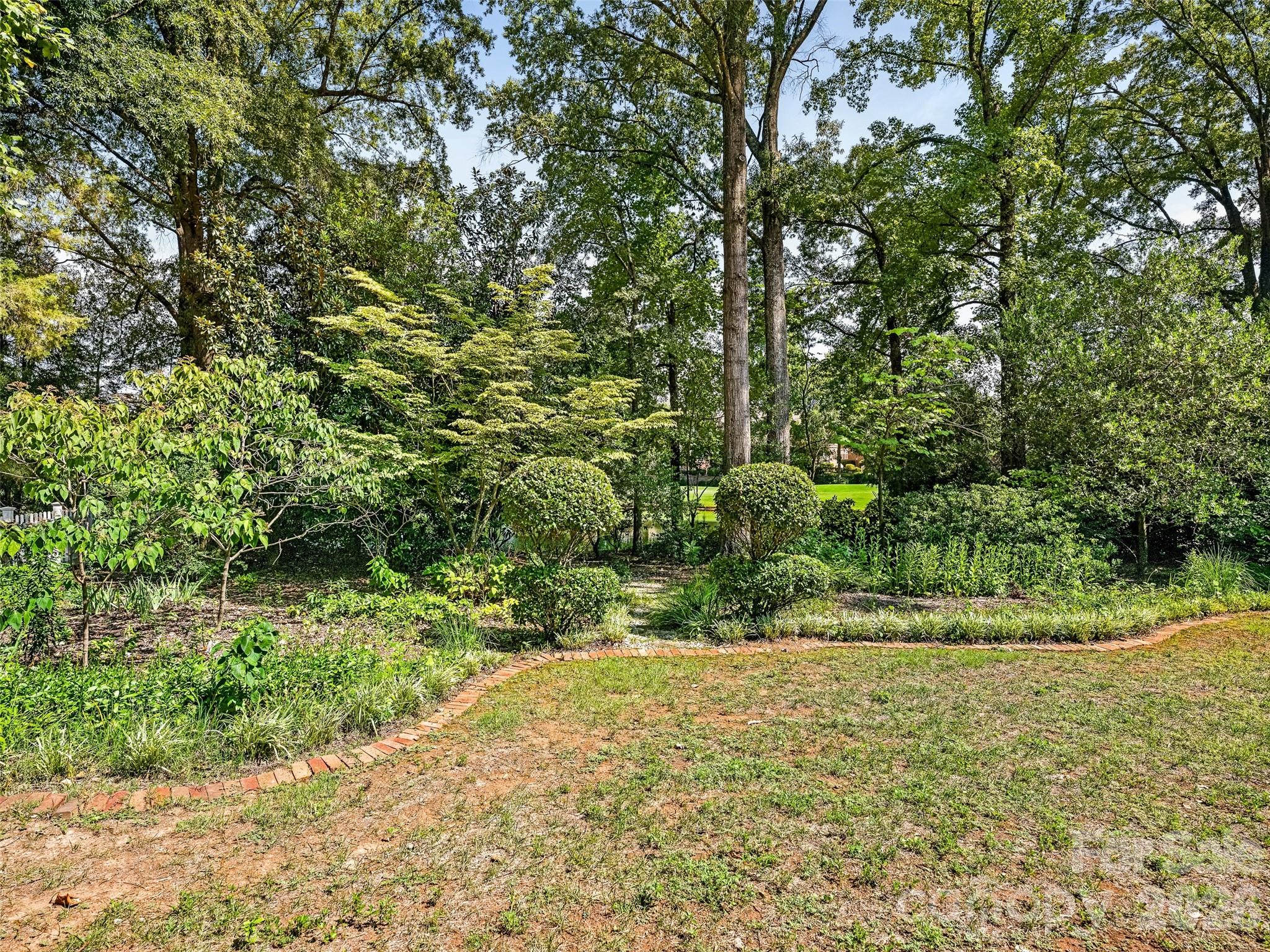 5216 Sunningdale Drive — Charlotte