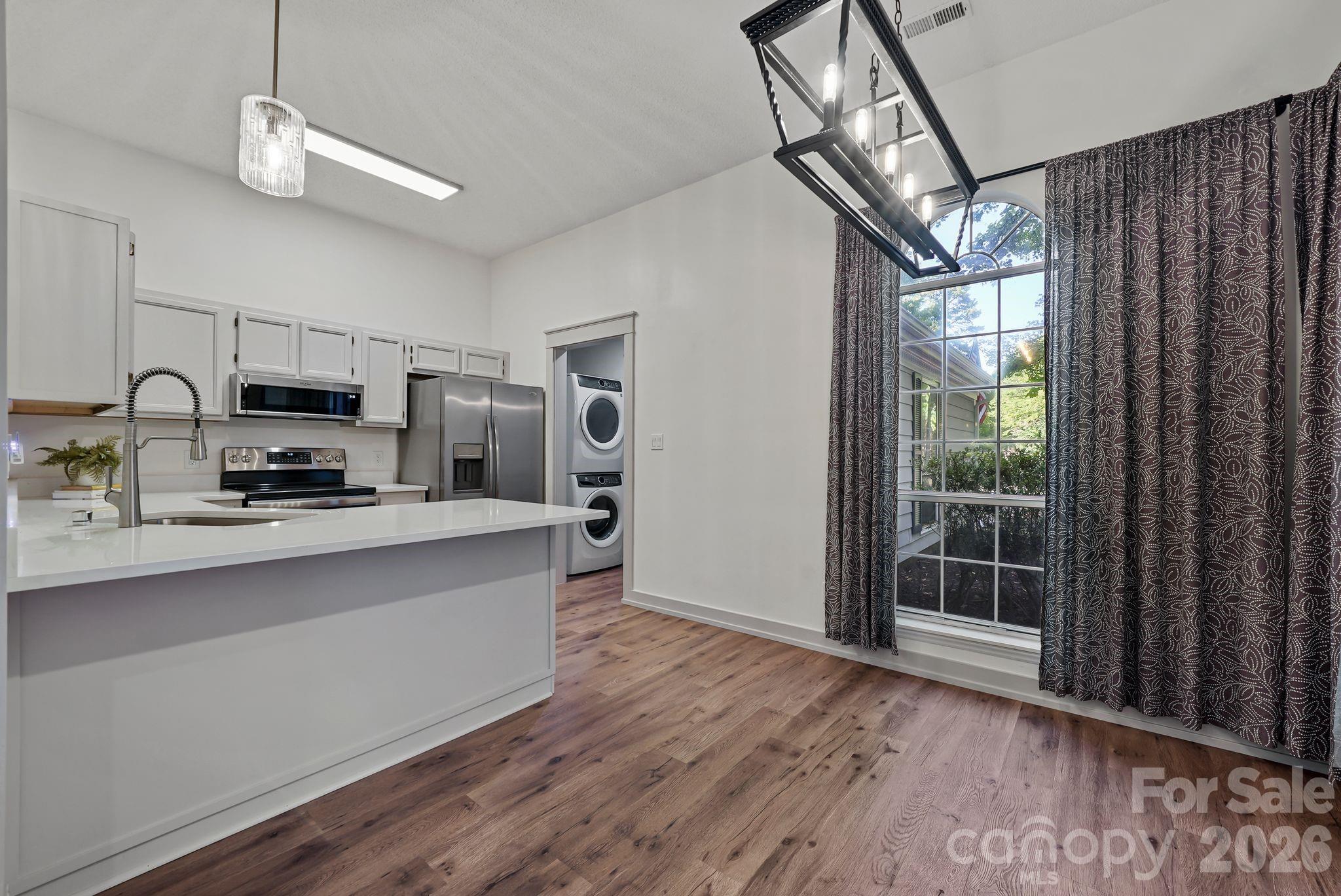 206 Aurora Lane — Huntersville