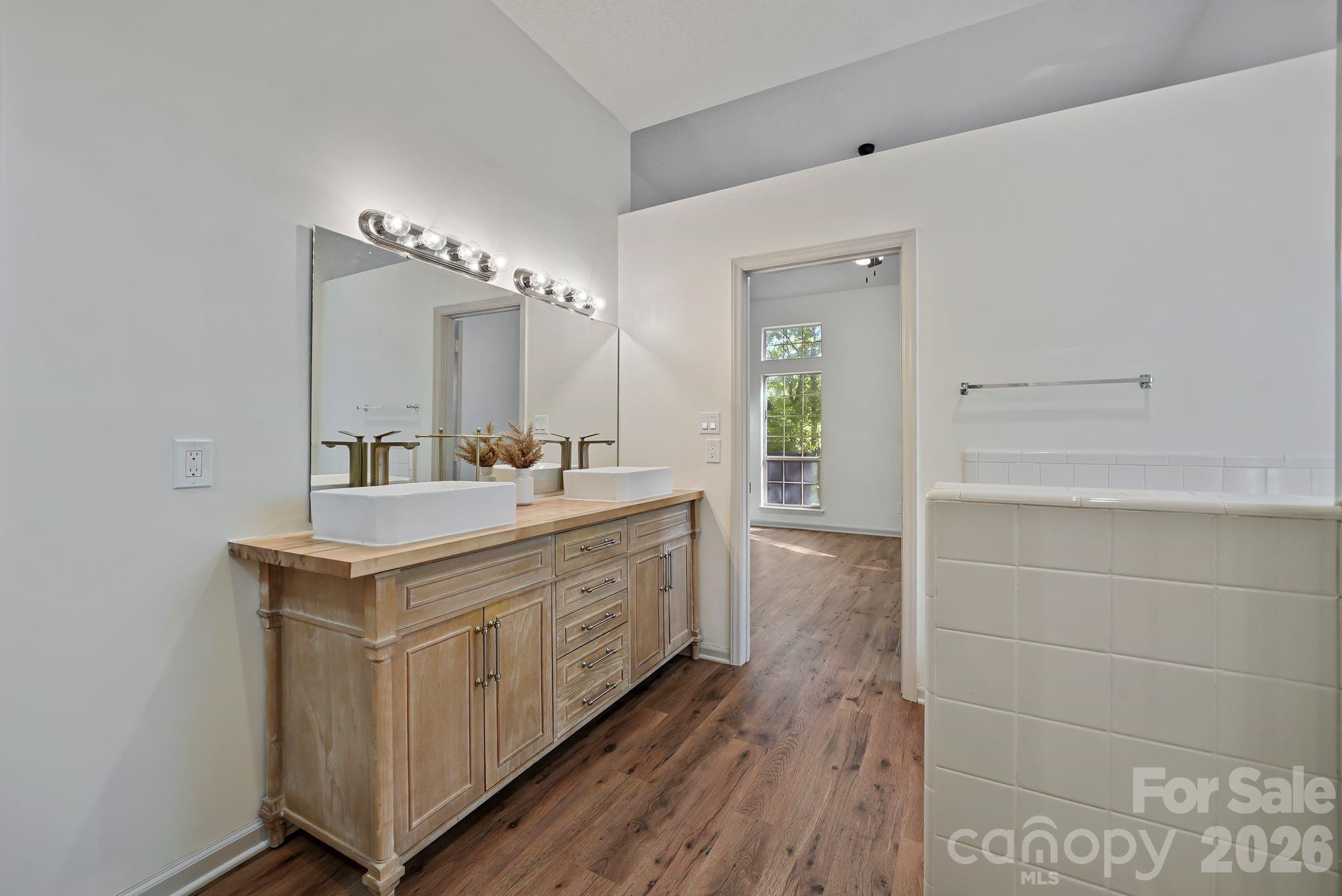 206 Aurora Lane — Huntersville