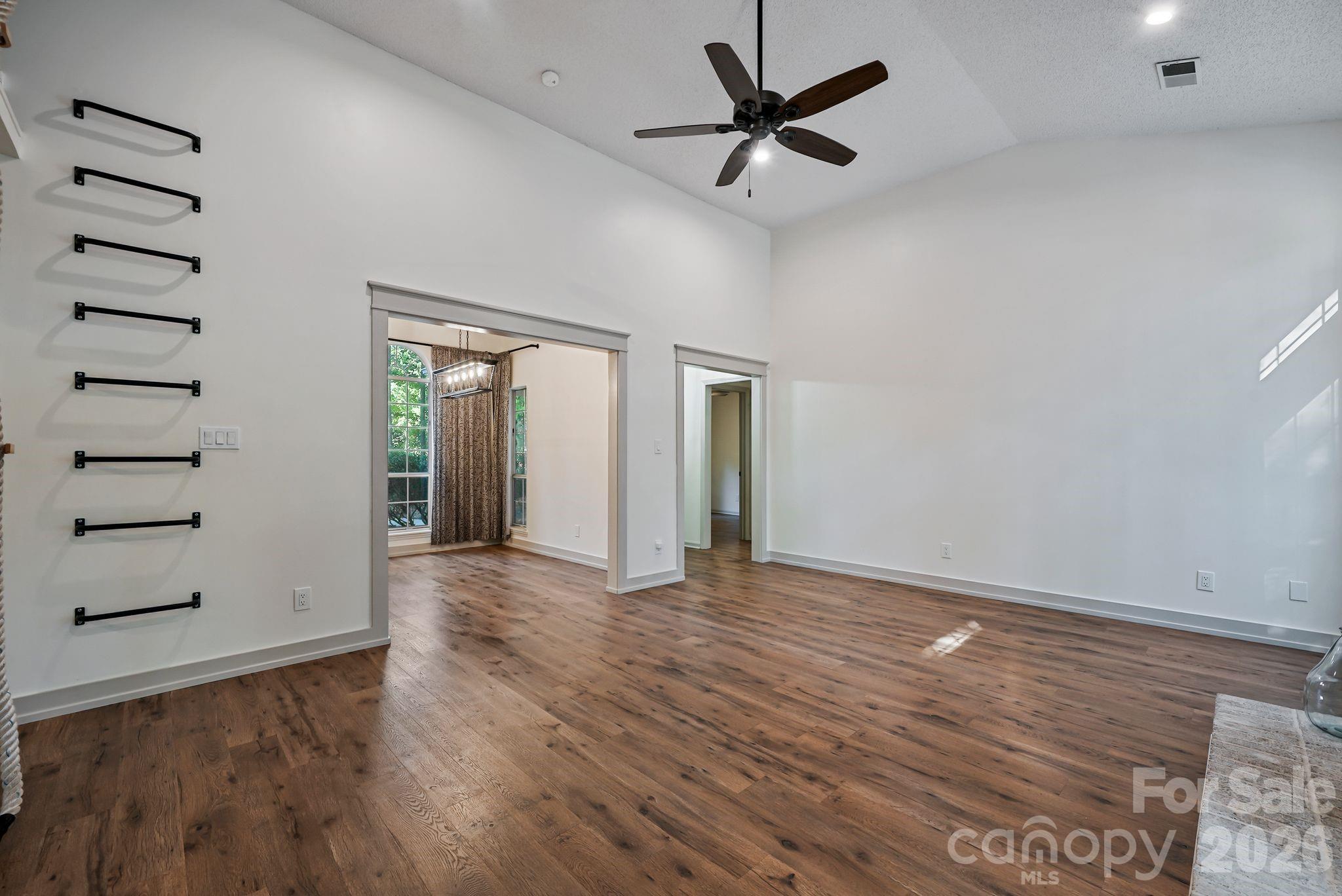 206 Aurora Lane — Huntersville