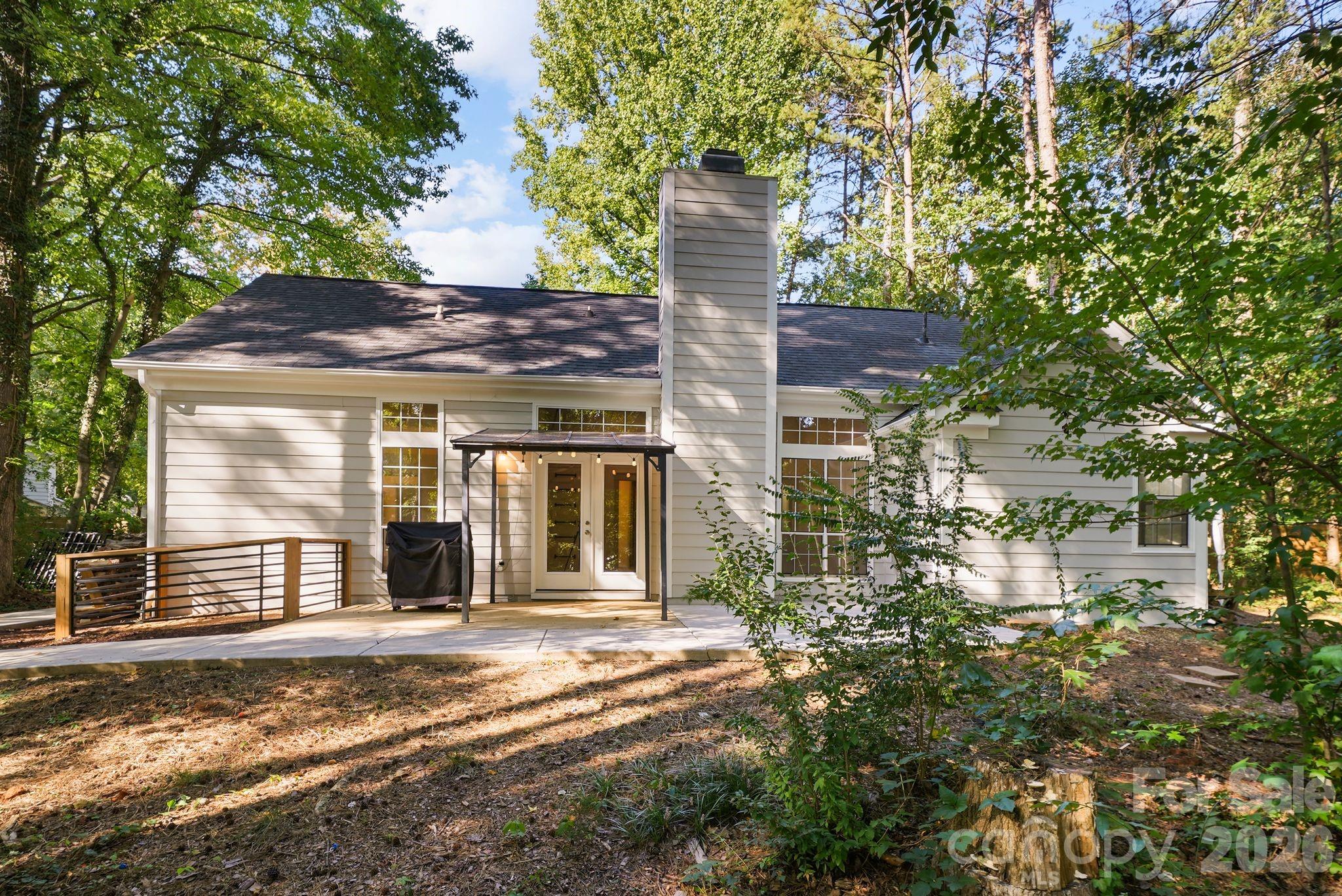 206 Aurora Lane — Huntersville