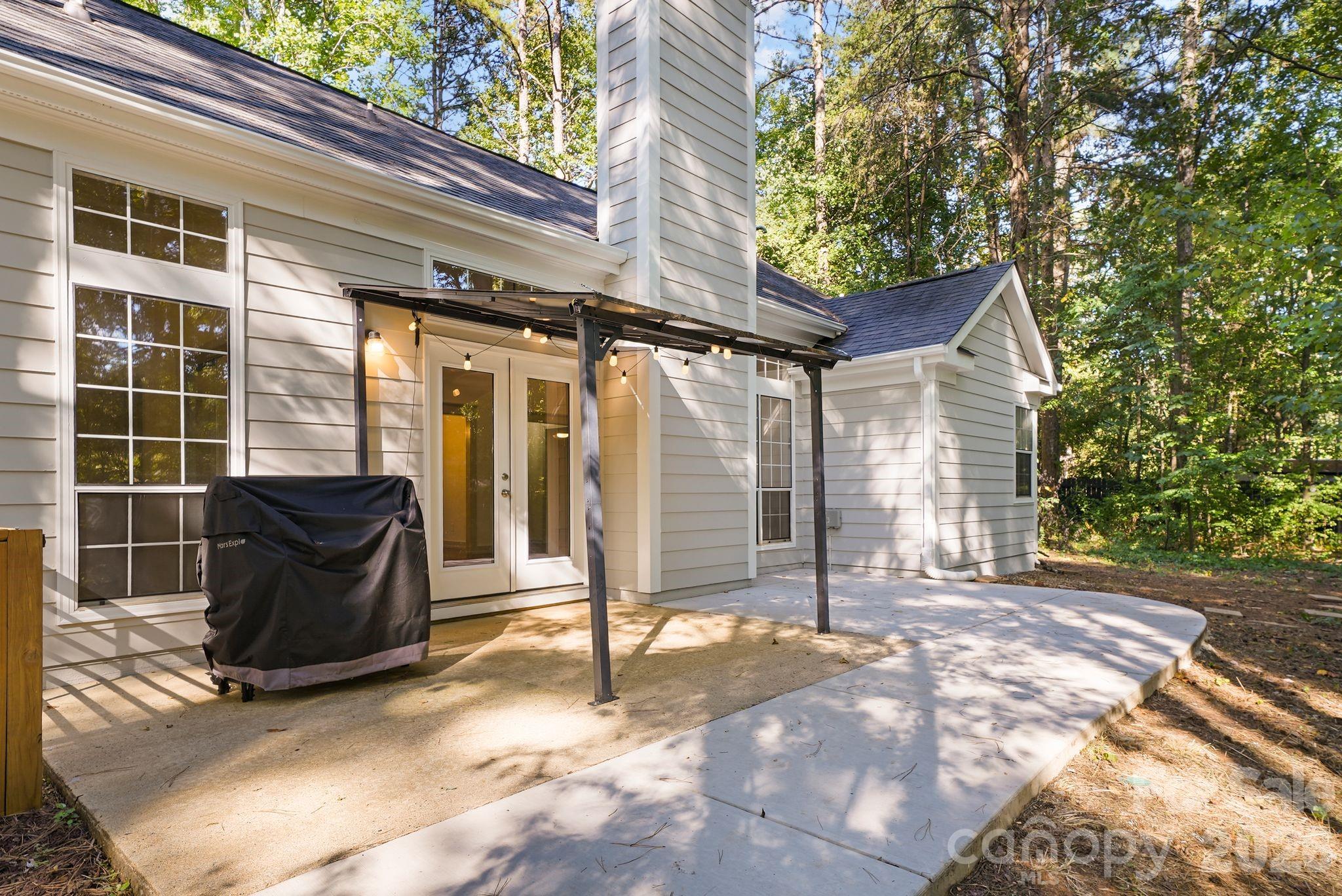 206 Aurora Lane — Huntersville