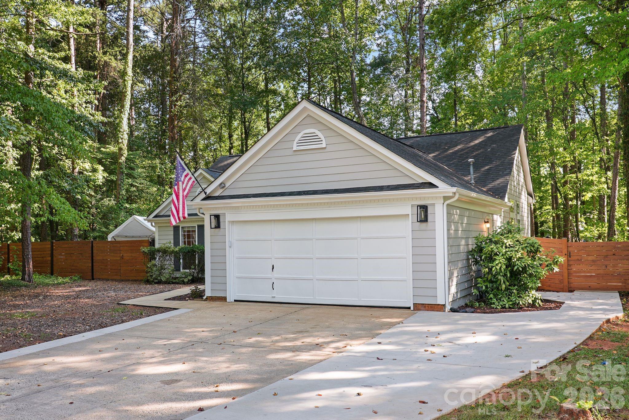 206 Aurora Lane — Huntersville