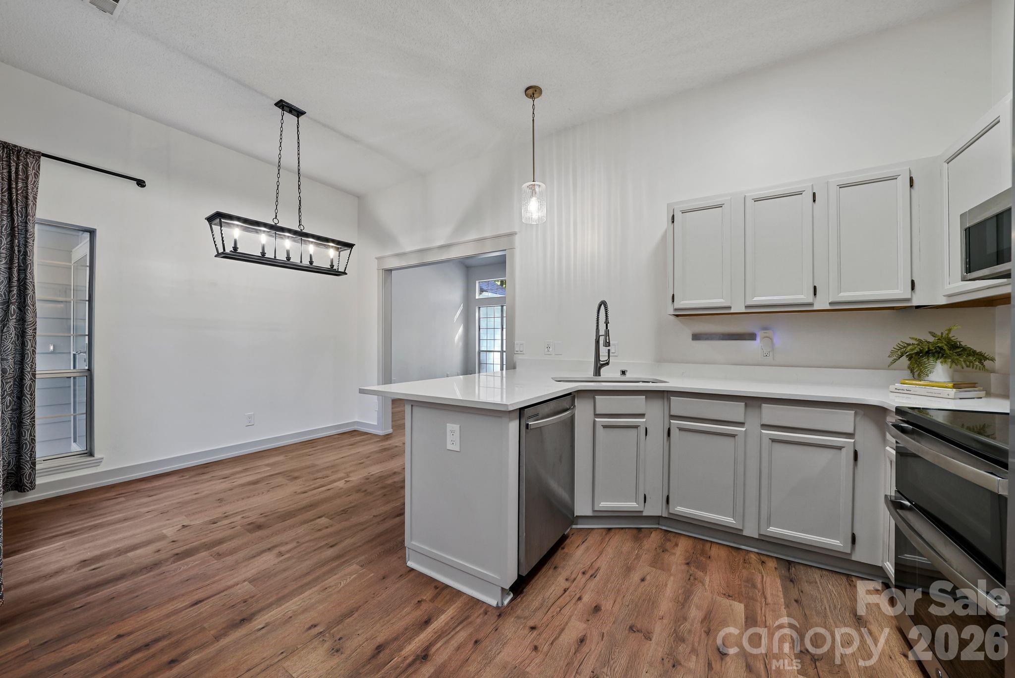 206 Aurora Lane — Huntersville