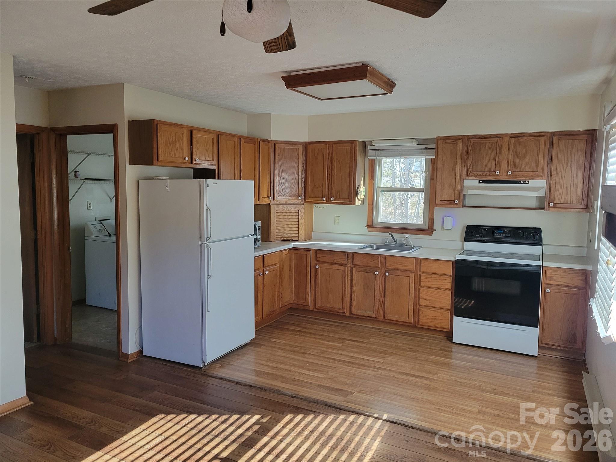 507 Utah Mountain Road — Waynesville