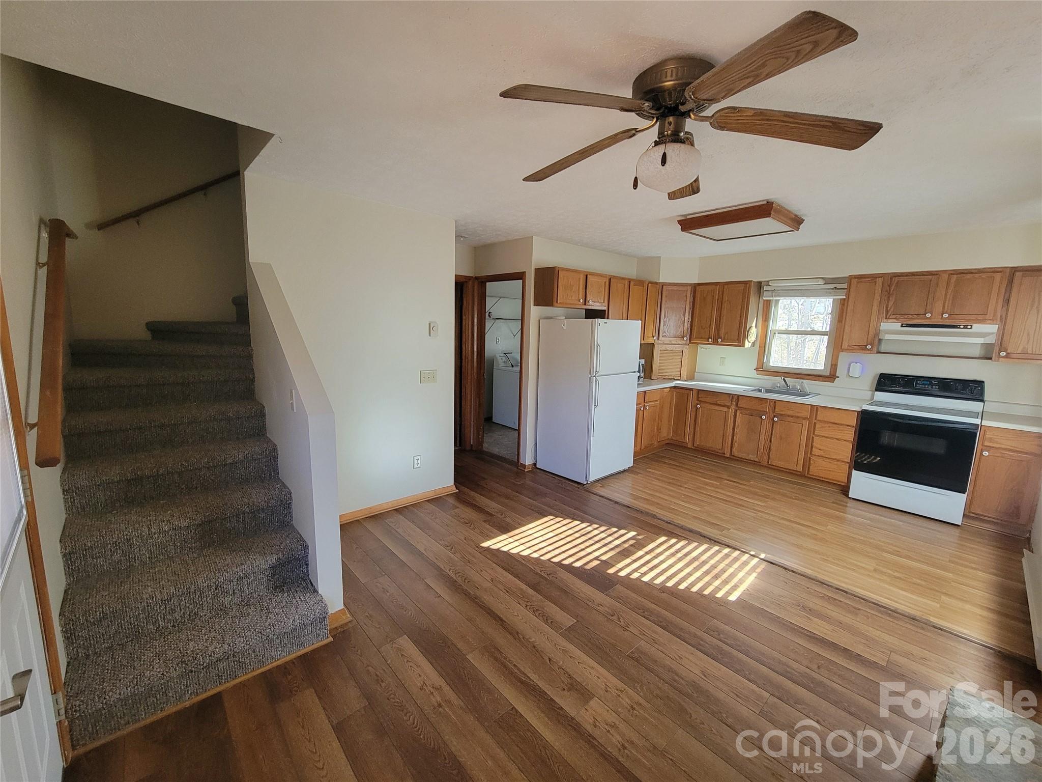 507 Utah Mountain Road — Waynesville