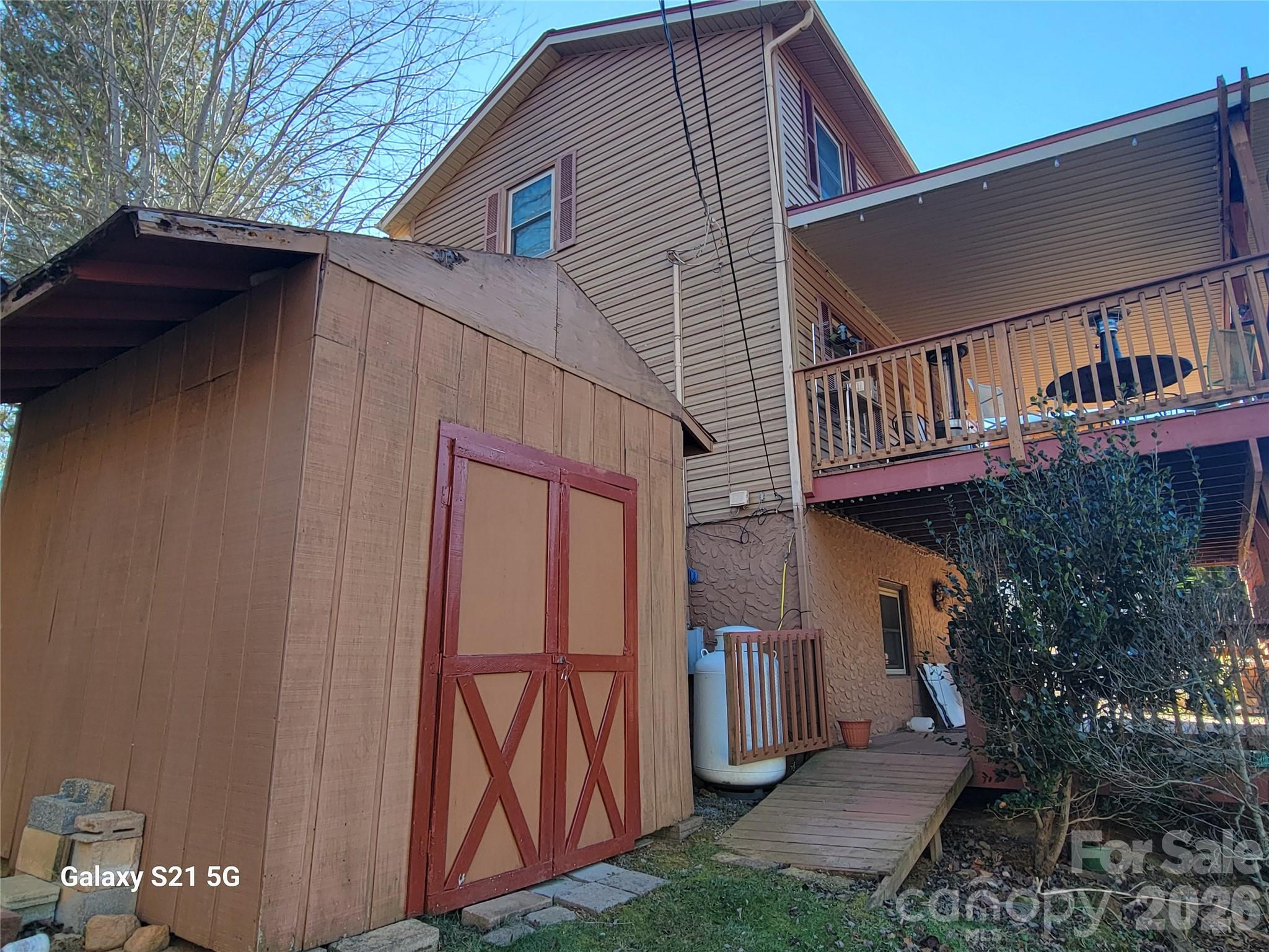 507 Utah Mountain Road — Waynesville