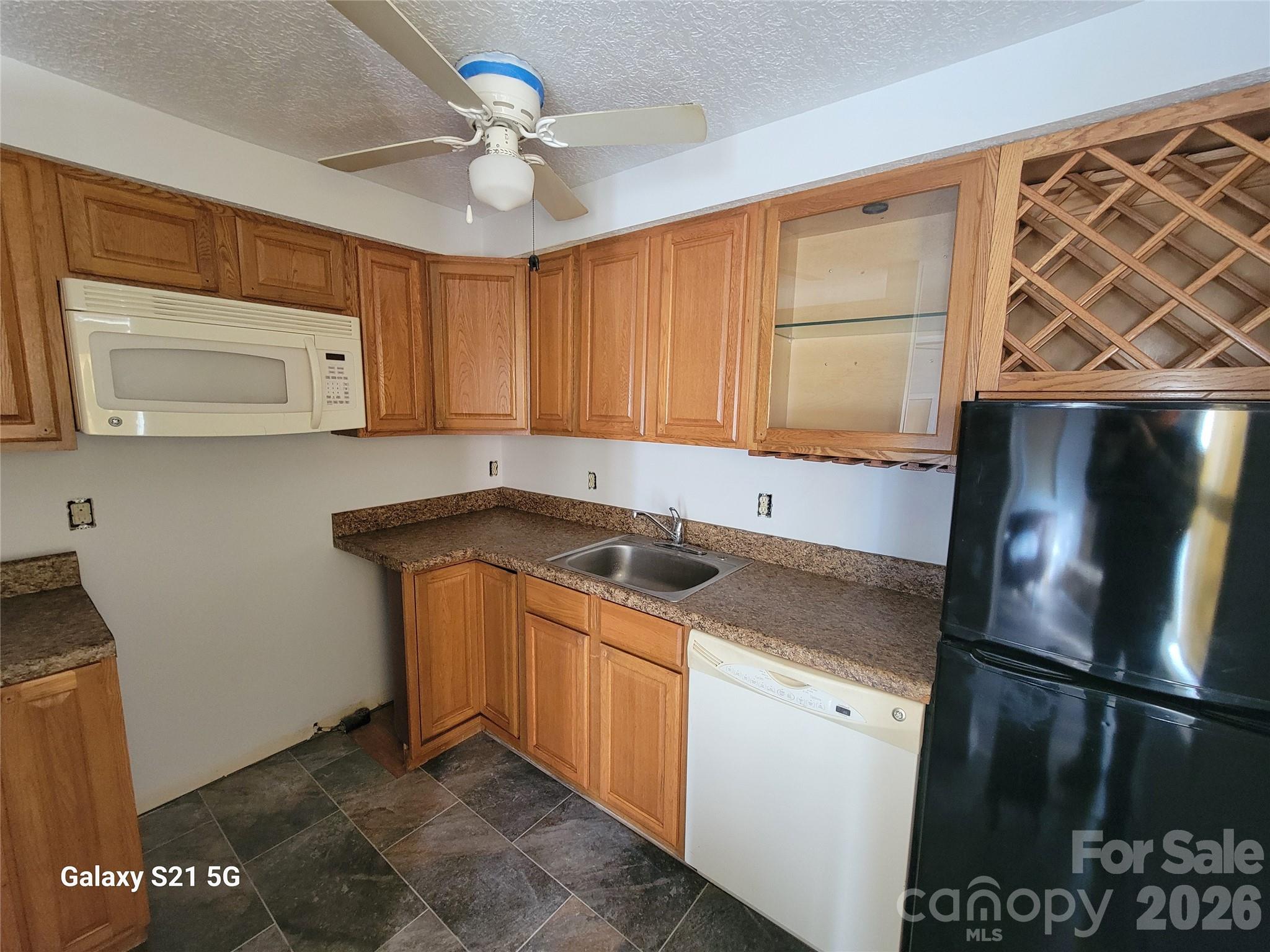 507 Utah Mountain Road — Waynesville