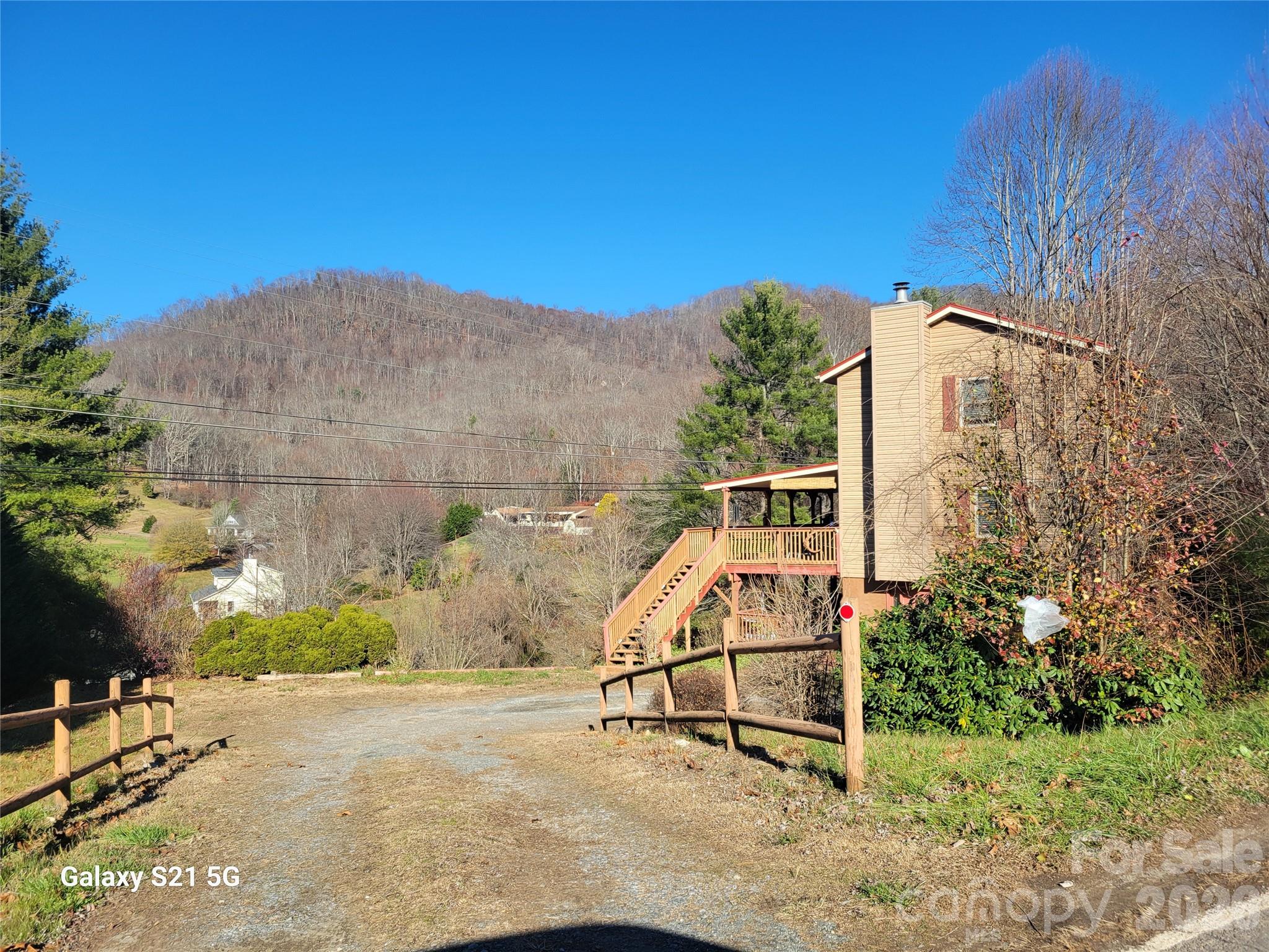 507 Utah Mountain Road — Waynesville