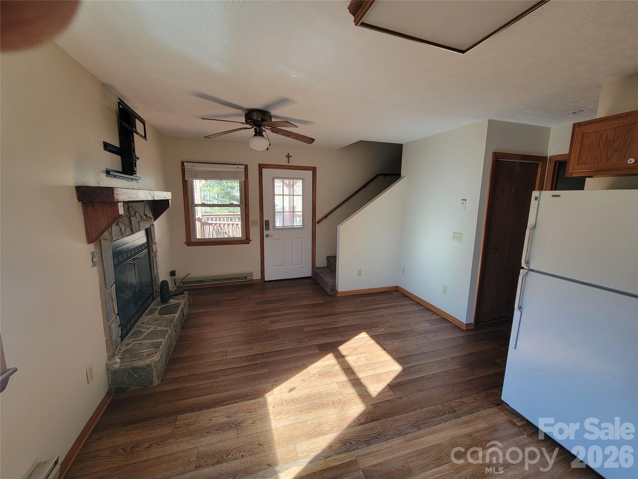 507 Utah Mountain Road — Waynesville