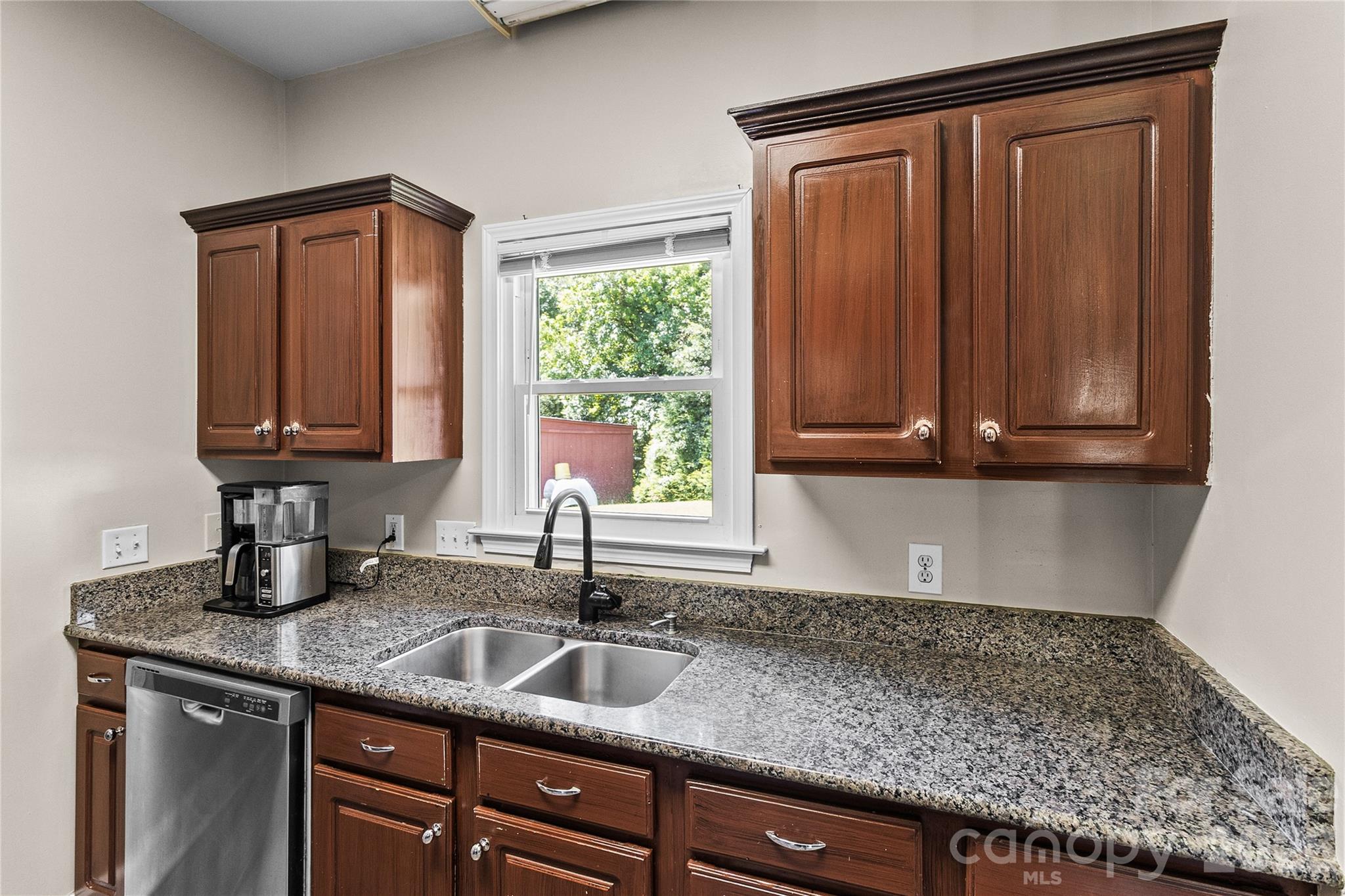 413 Summer Ridge Road — Stanley