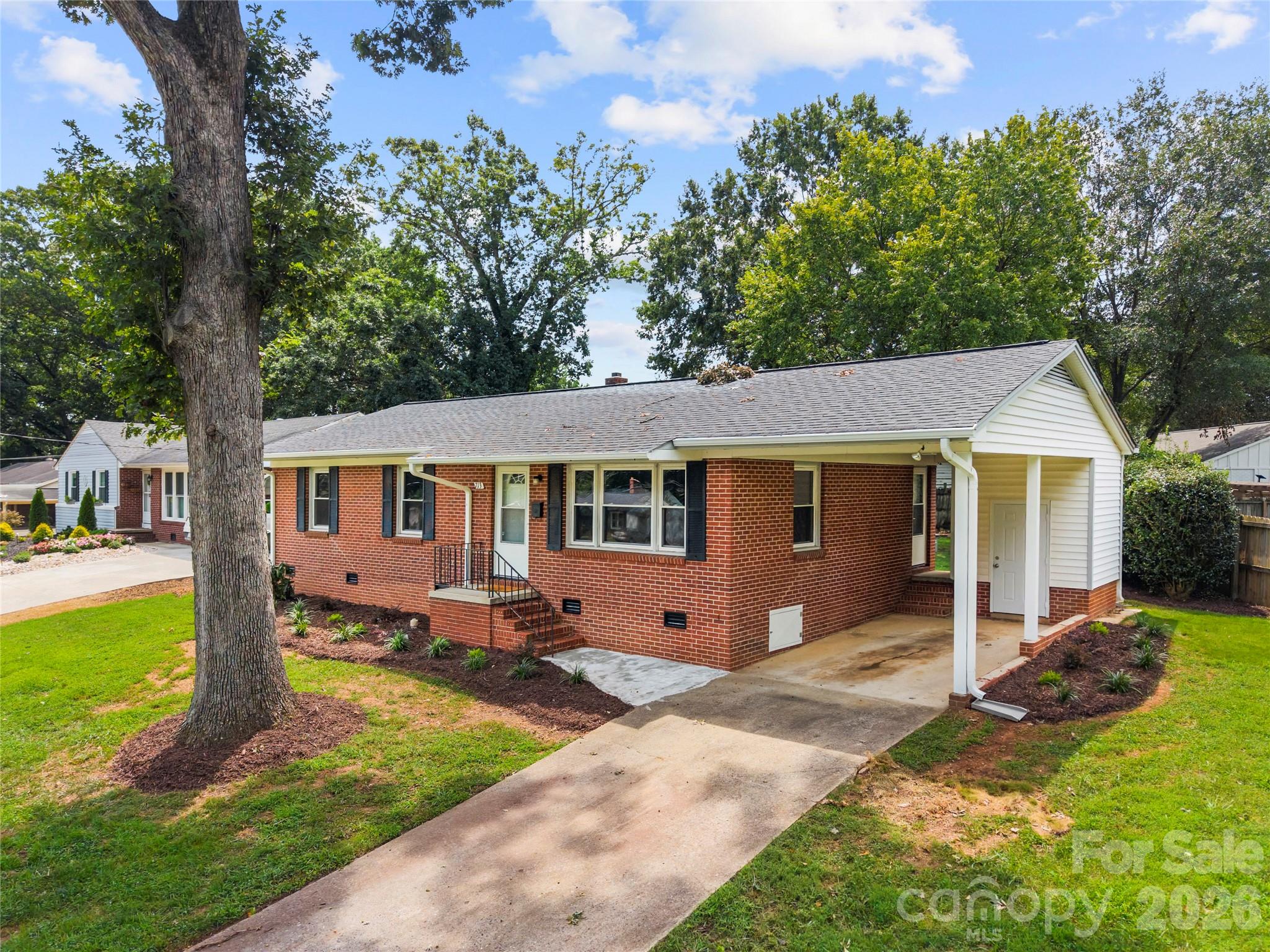713 Crestwood Avenue — Gastonia