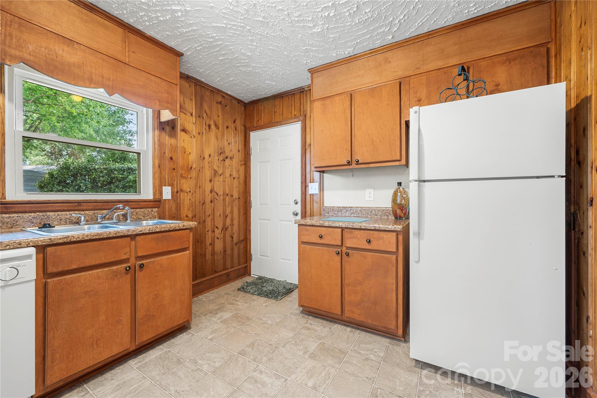 713 Crestwood Avenue — Gastonia
