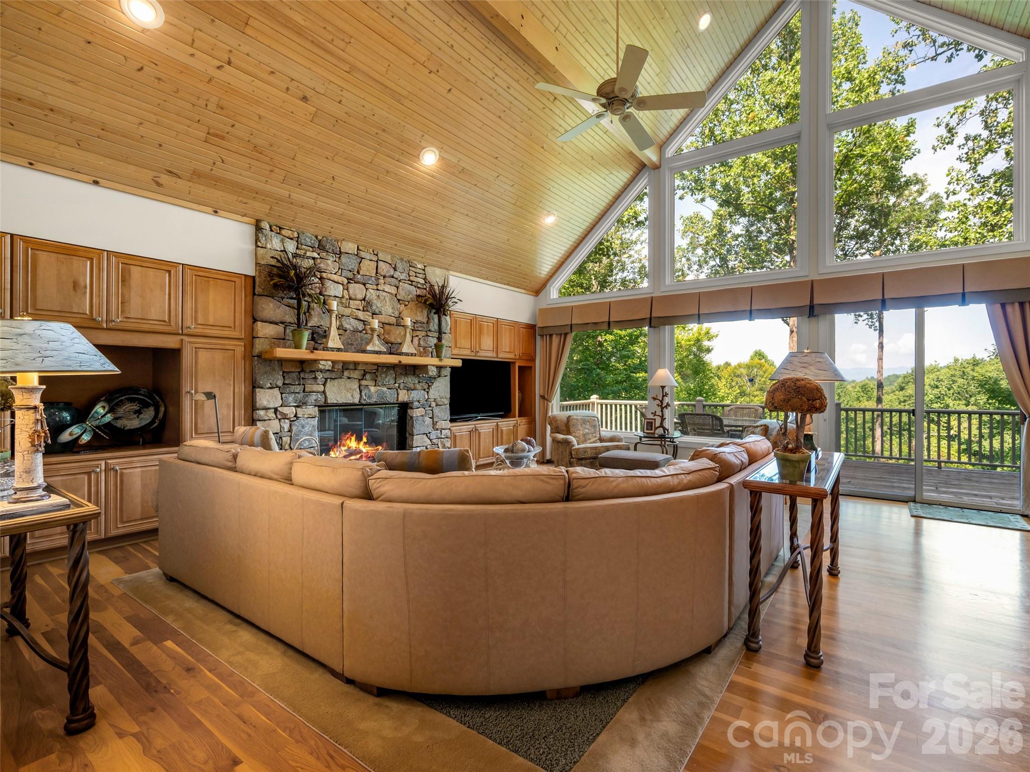75 Old Hickory Trail — Hendersonville
