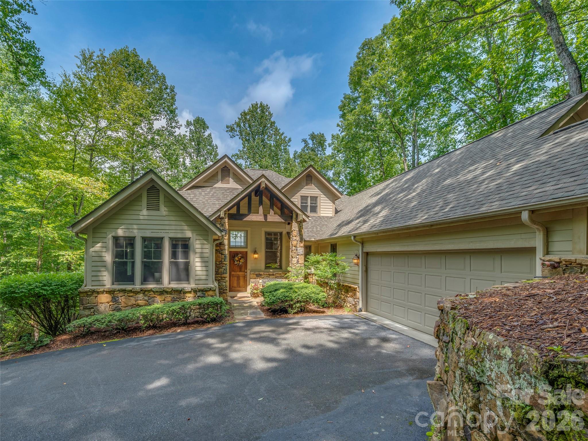 75 Old Hickory Trail — Hendersonville