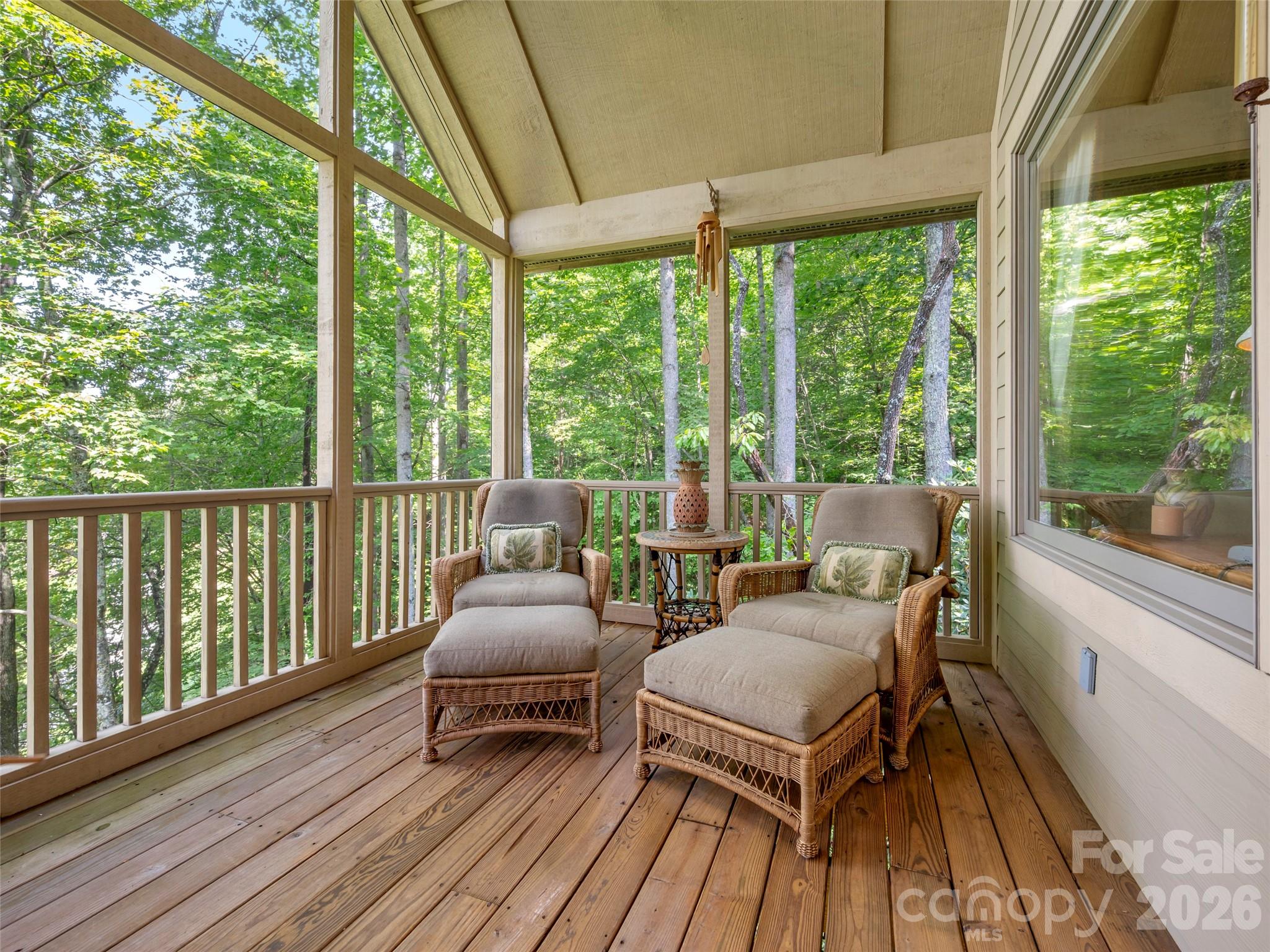 75 Old Hickory Trail — Hendersonville
