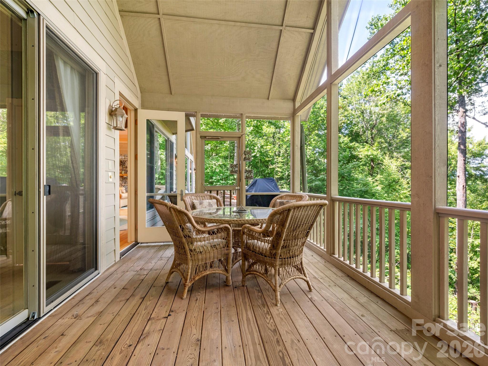 75 Old Hickory Trail — Hendersonville
