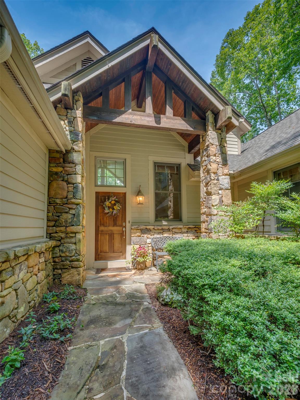 75 Old Hickory Trail — Hendersonville