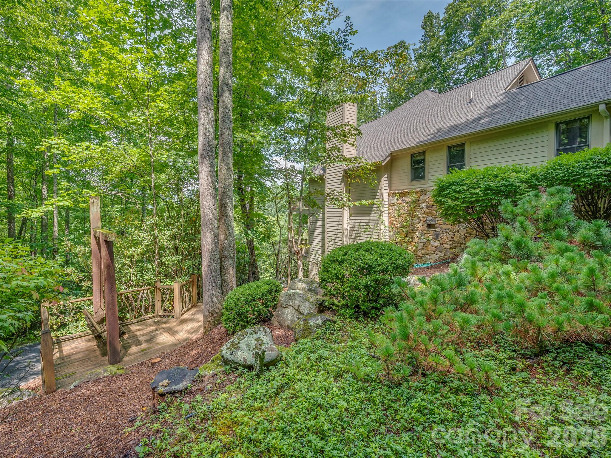75 Old Hickory Trail — Hendersonville