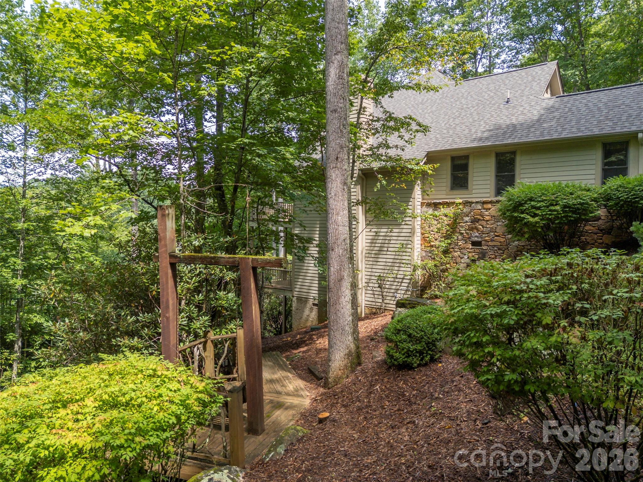 75 Old Hickory Trail — Hendersonville
