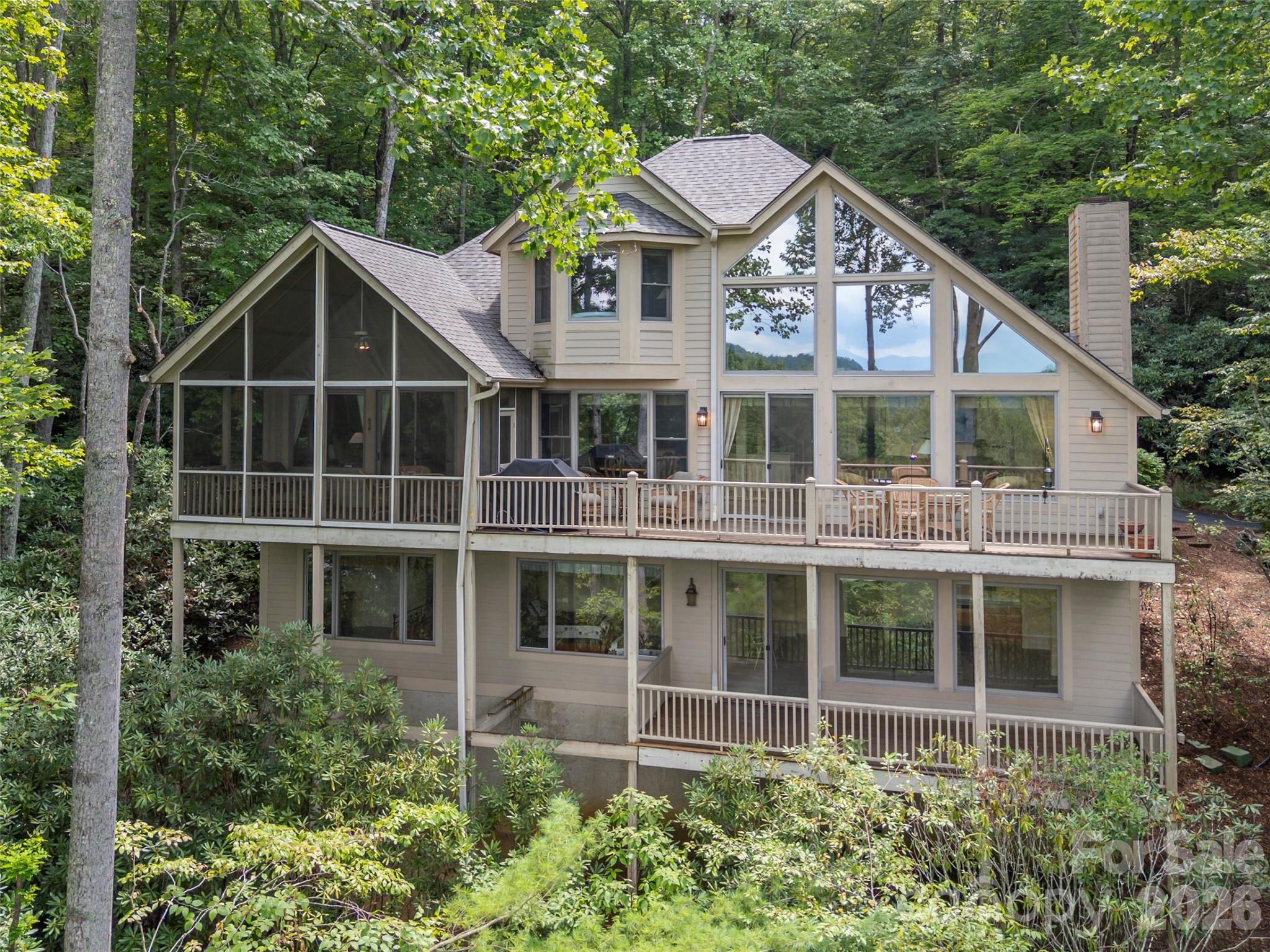 75 Old Hickory Trail — Hendersonville