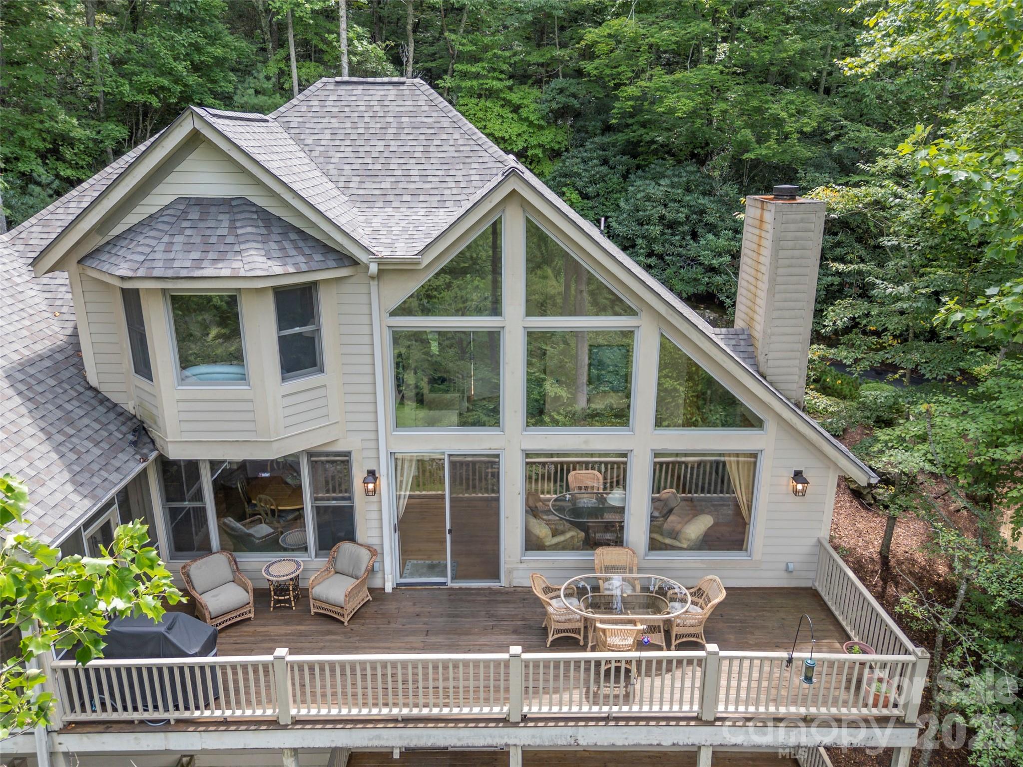 75 Old Hickory Trail — Hendersonville