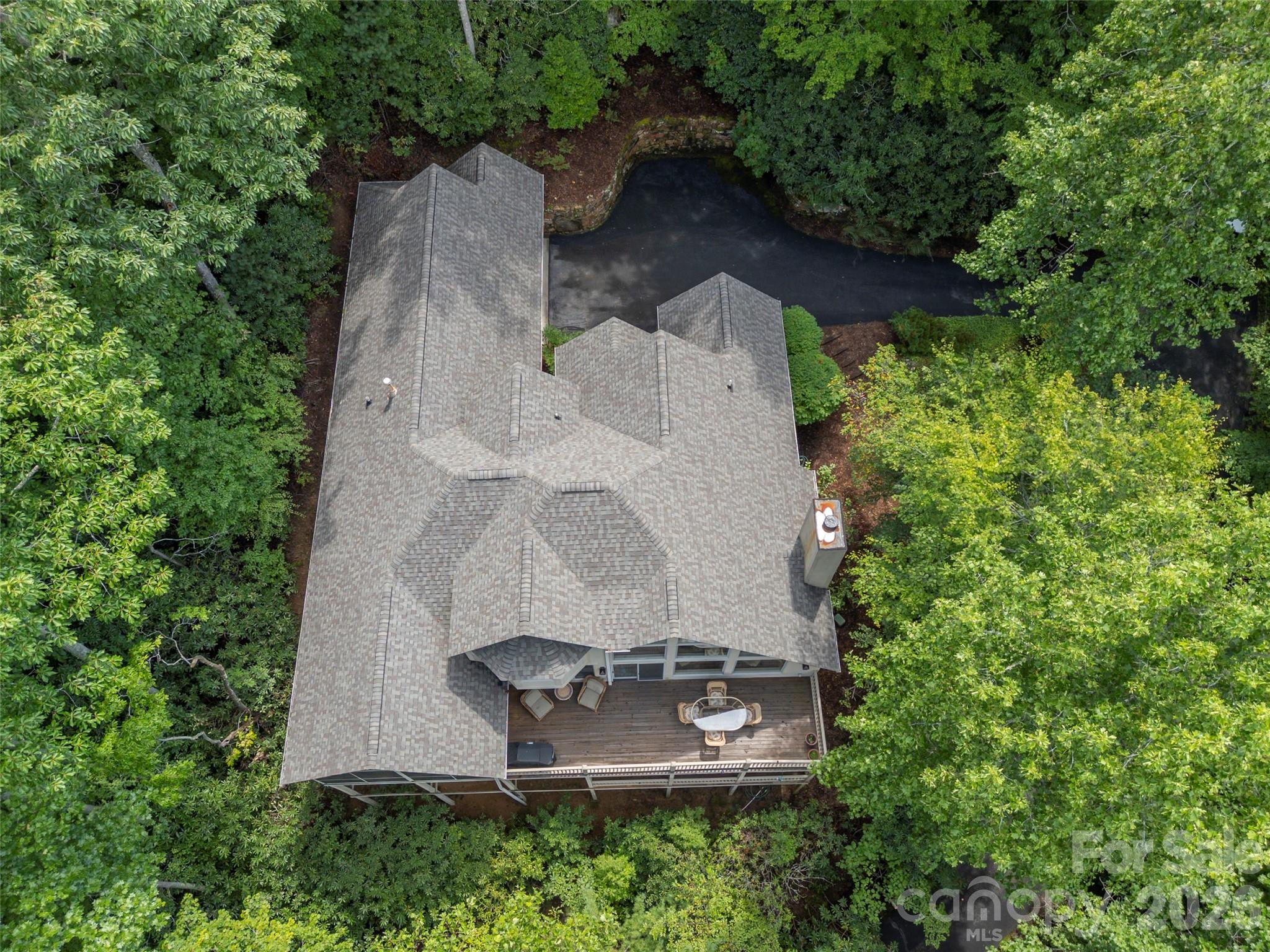 75 Old Hickory Trail — Hendersonville