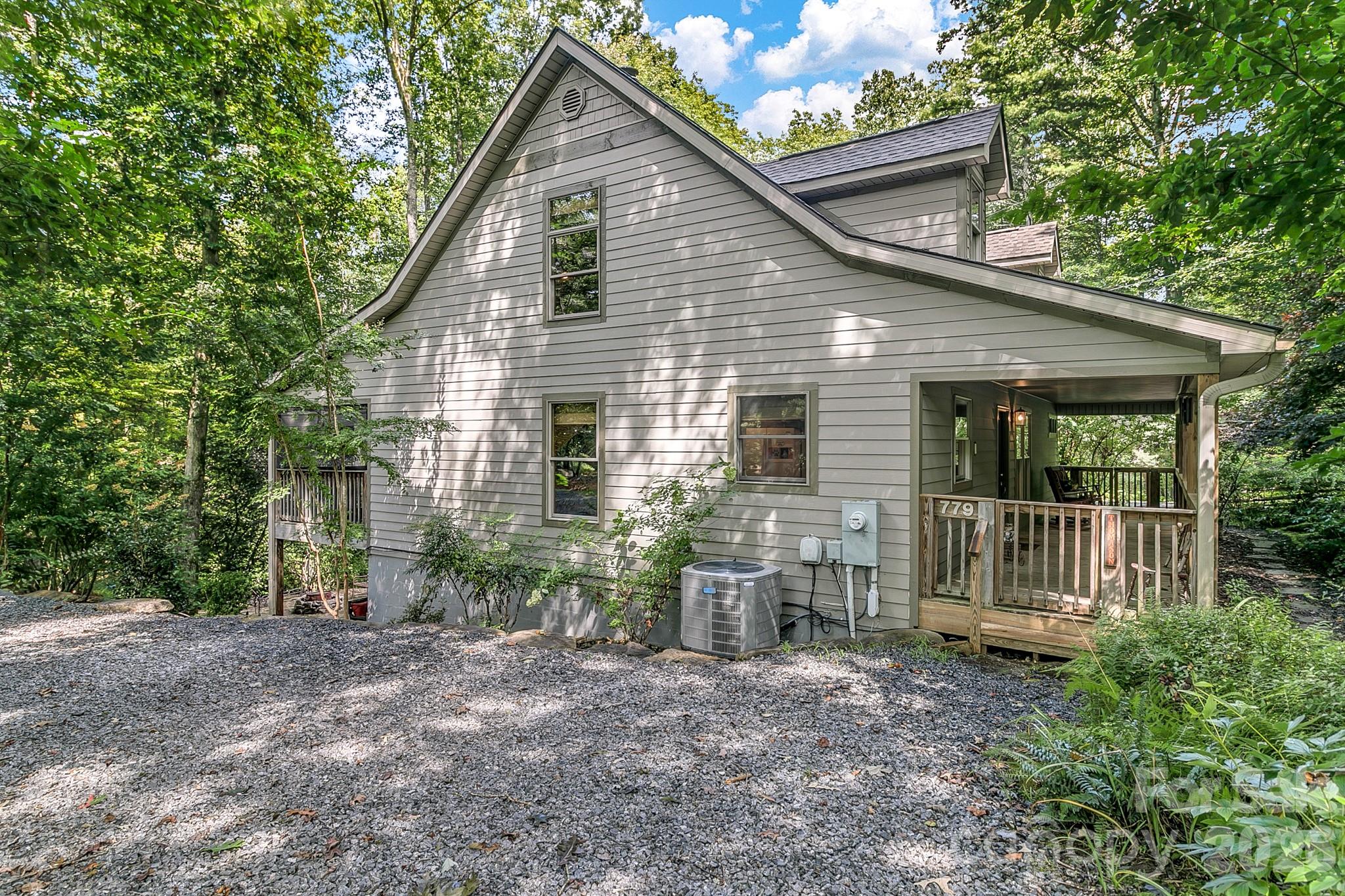 779 Thissa Way — Brevard