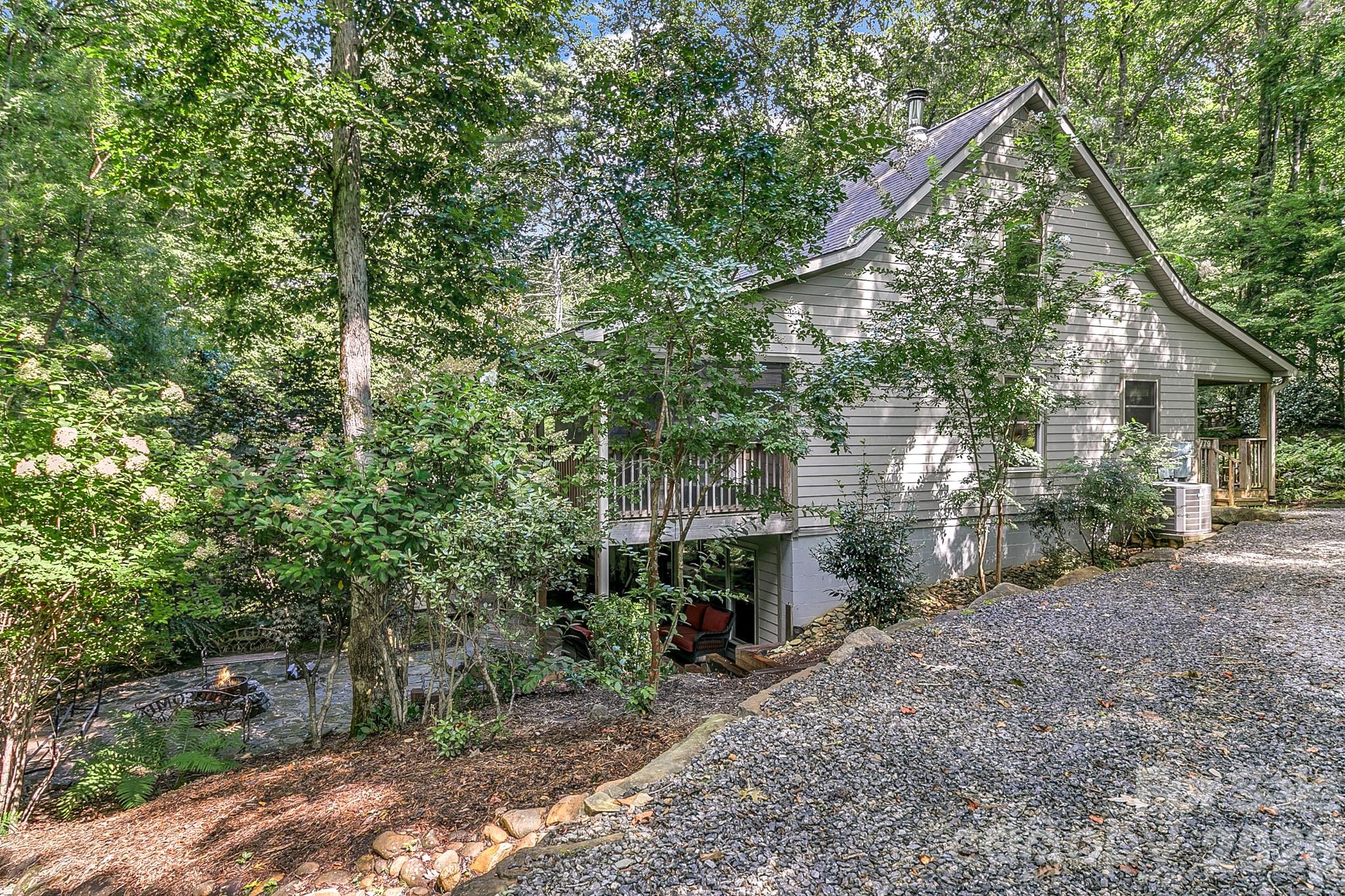 779 Thissa Way — Brevard