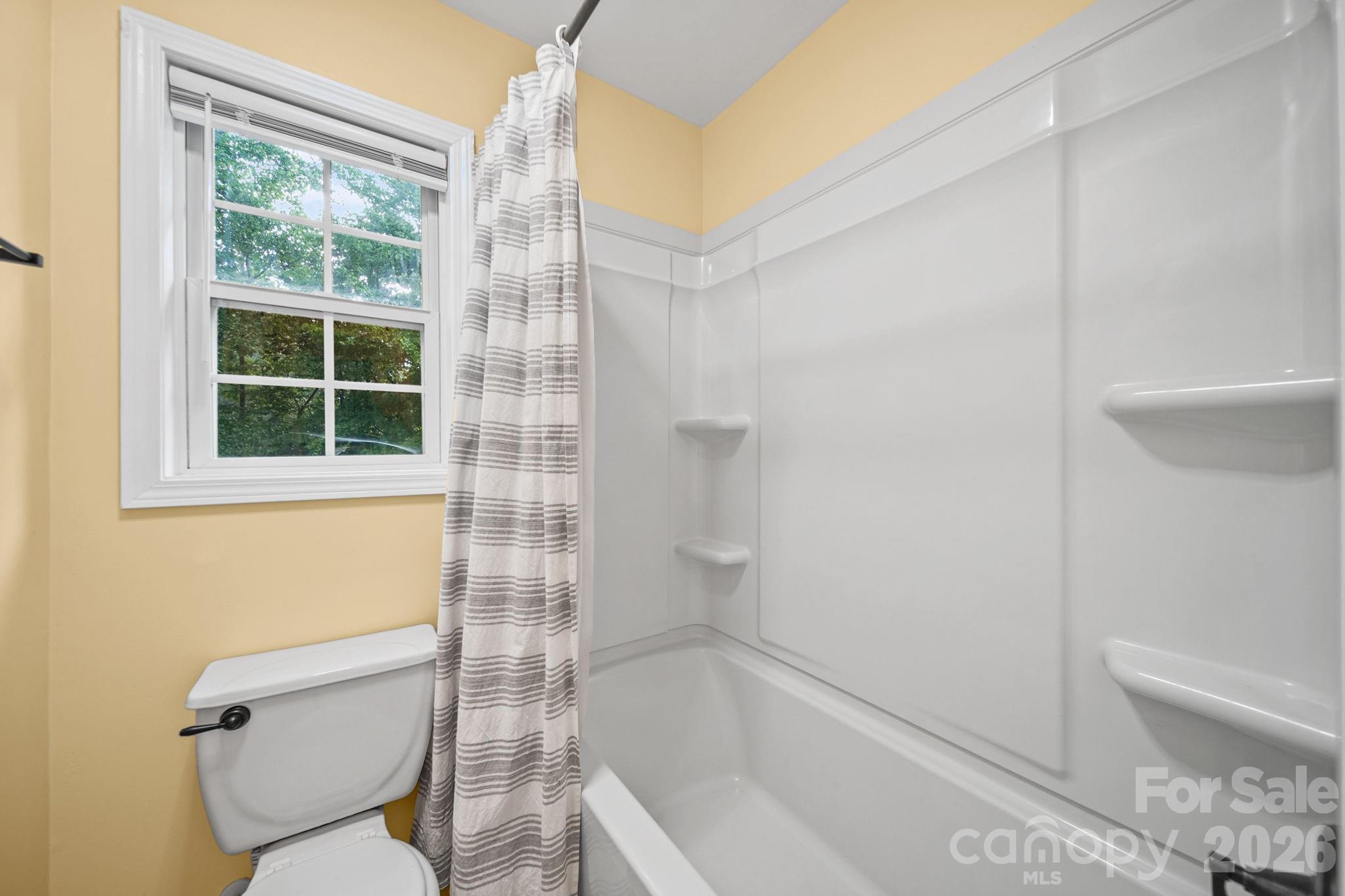 147 Island Terrace Road — Statesville