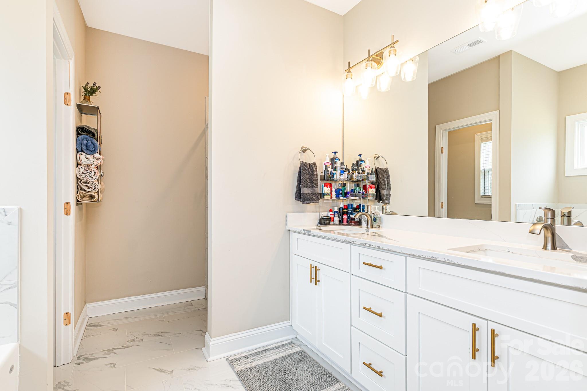 1205 Palestine Road — Linden