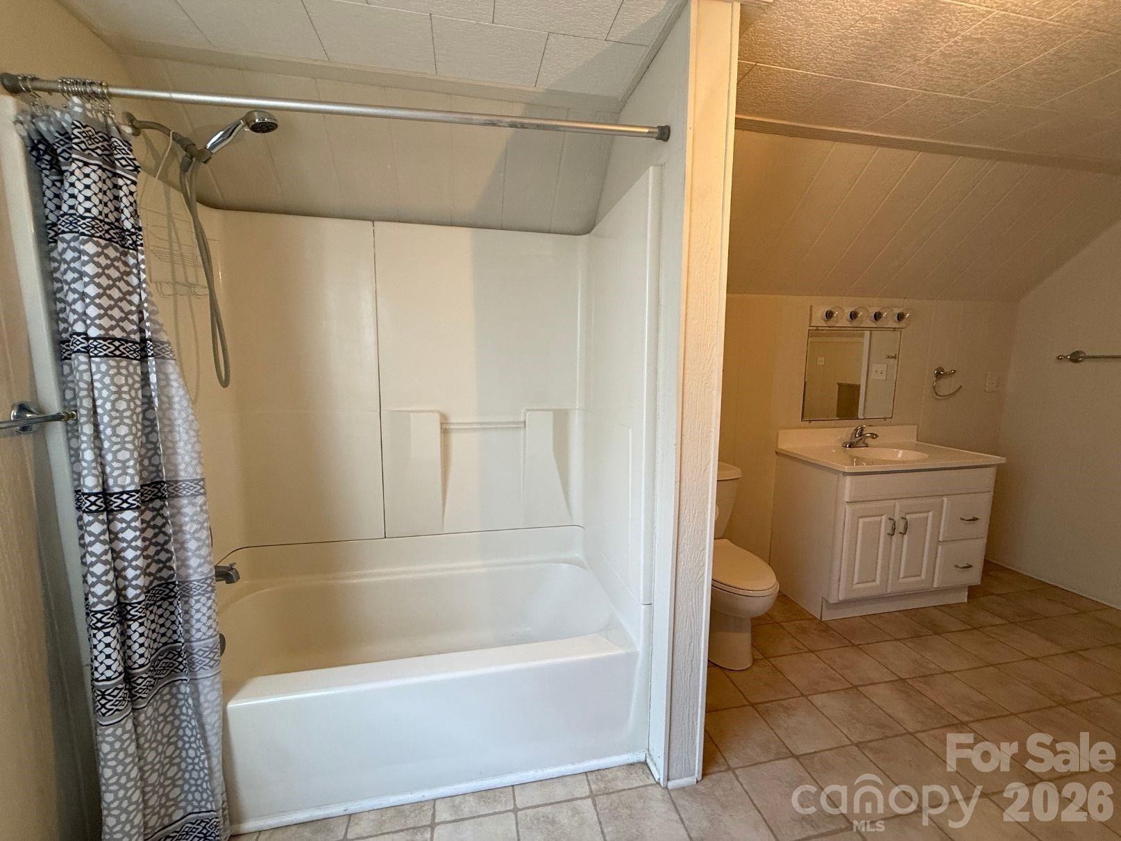 1351 S Aspen Street — Lincolnton