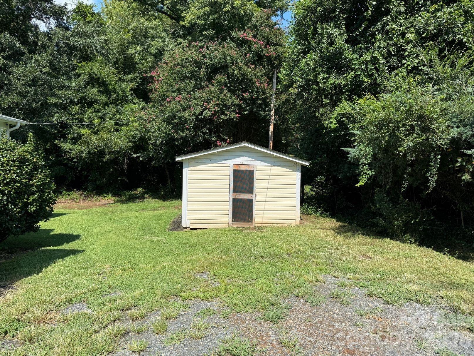 1351 S Aspen Street — Lincolnton