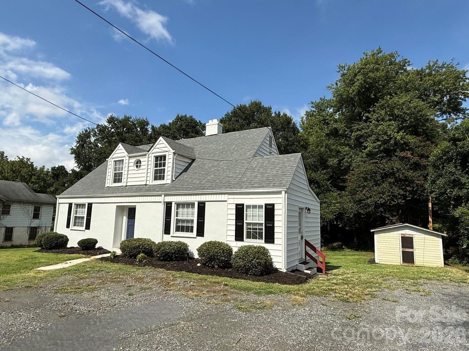 1351 S Aspen Street — Lincolnton