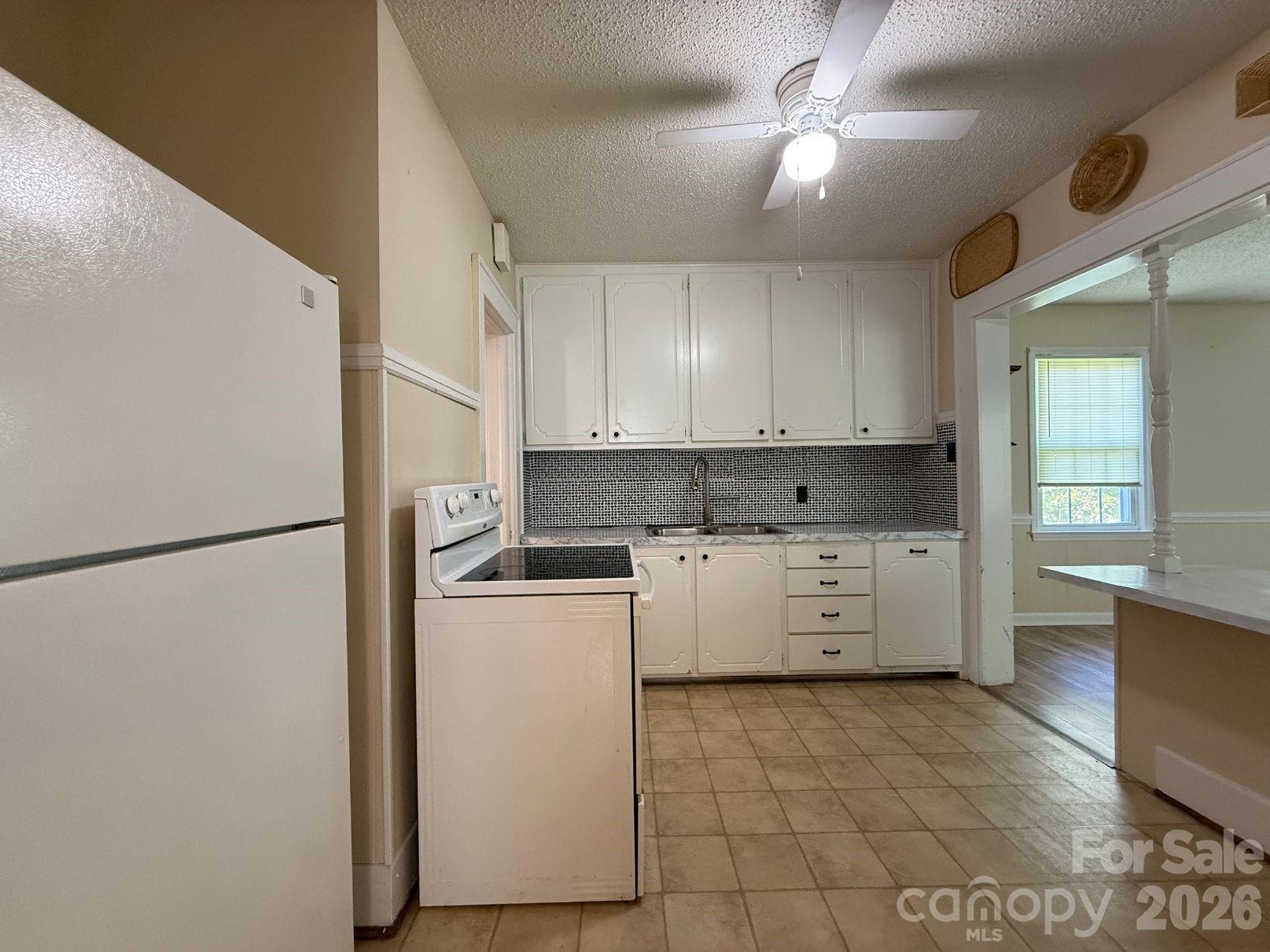 1351 S Aspen Street — Lincolnton