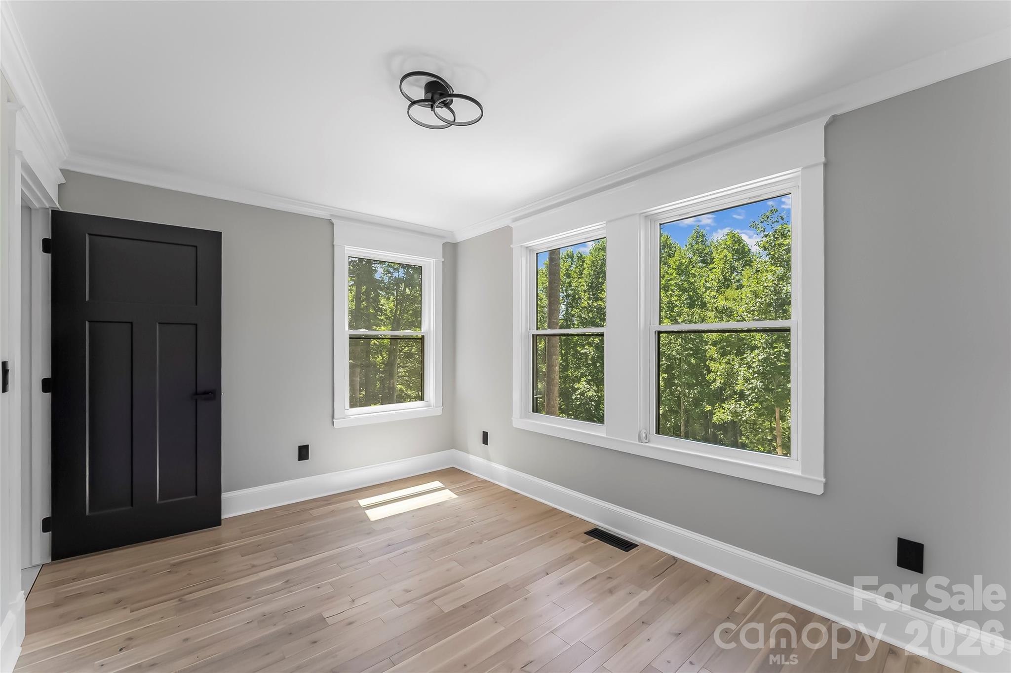 276 Coopers Drive — Hendersonville