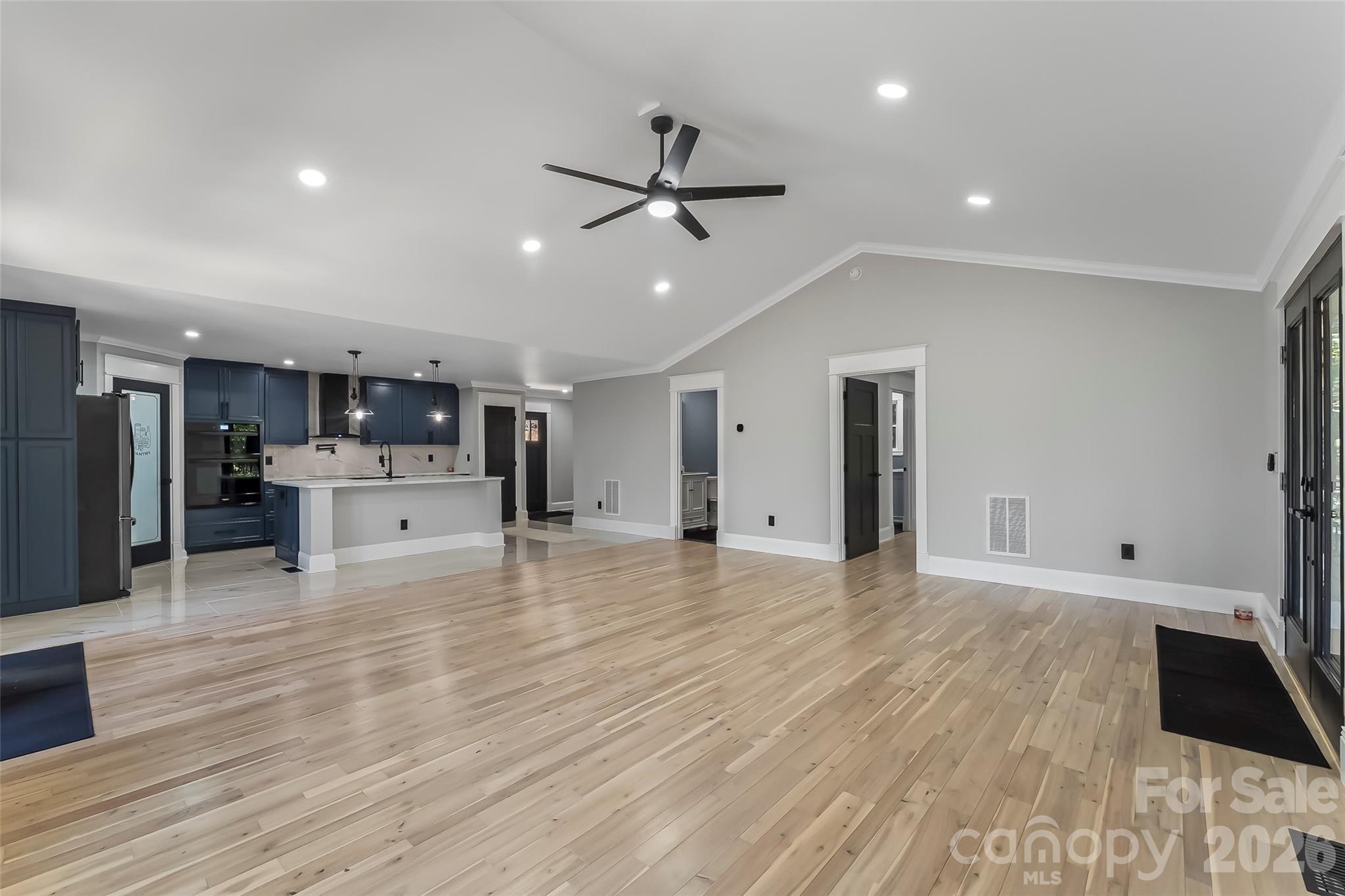 276 Coopers Drive — Hendersonville