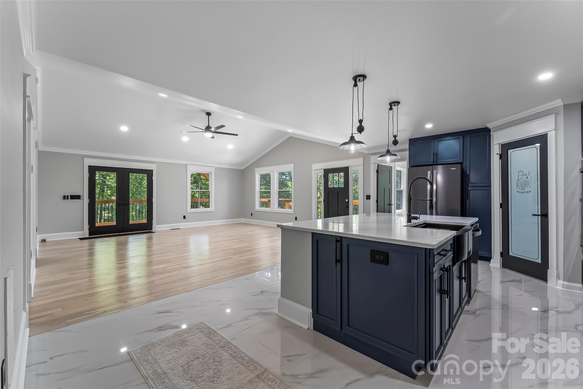 276 Coopers Drive — Hendersonville