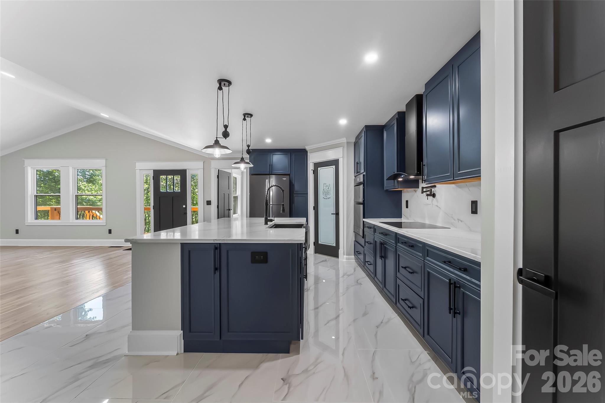 276 Coopers Drive — Hendersonville