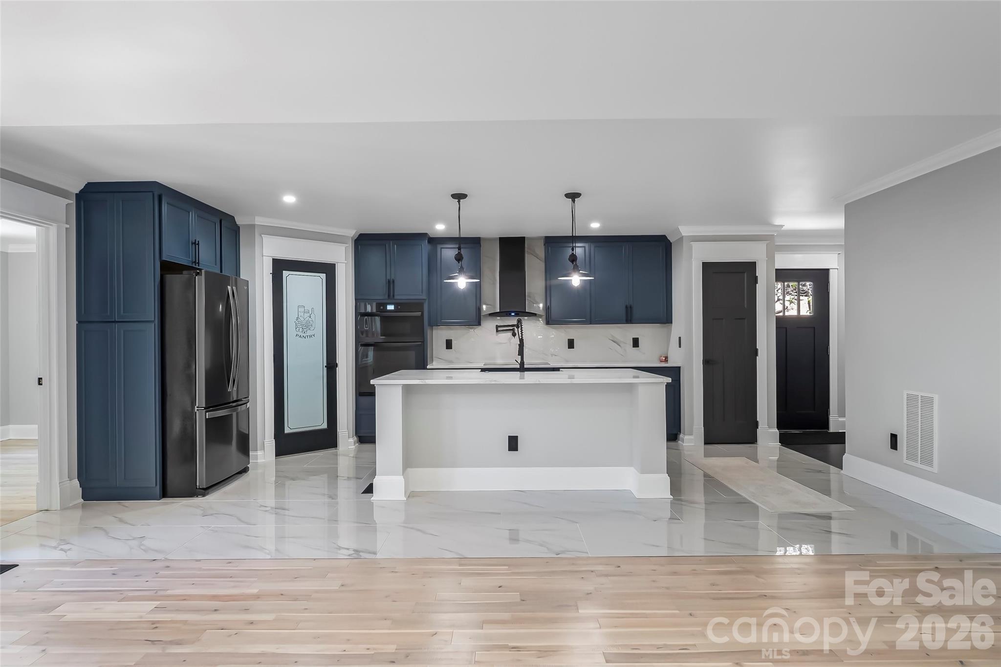 276 Coopers Drive — Hendersonville