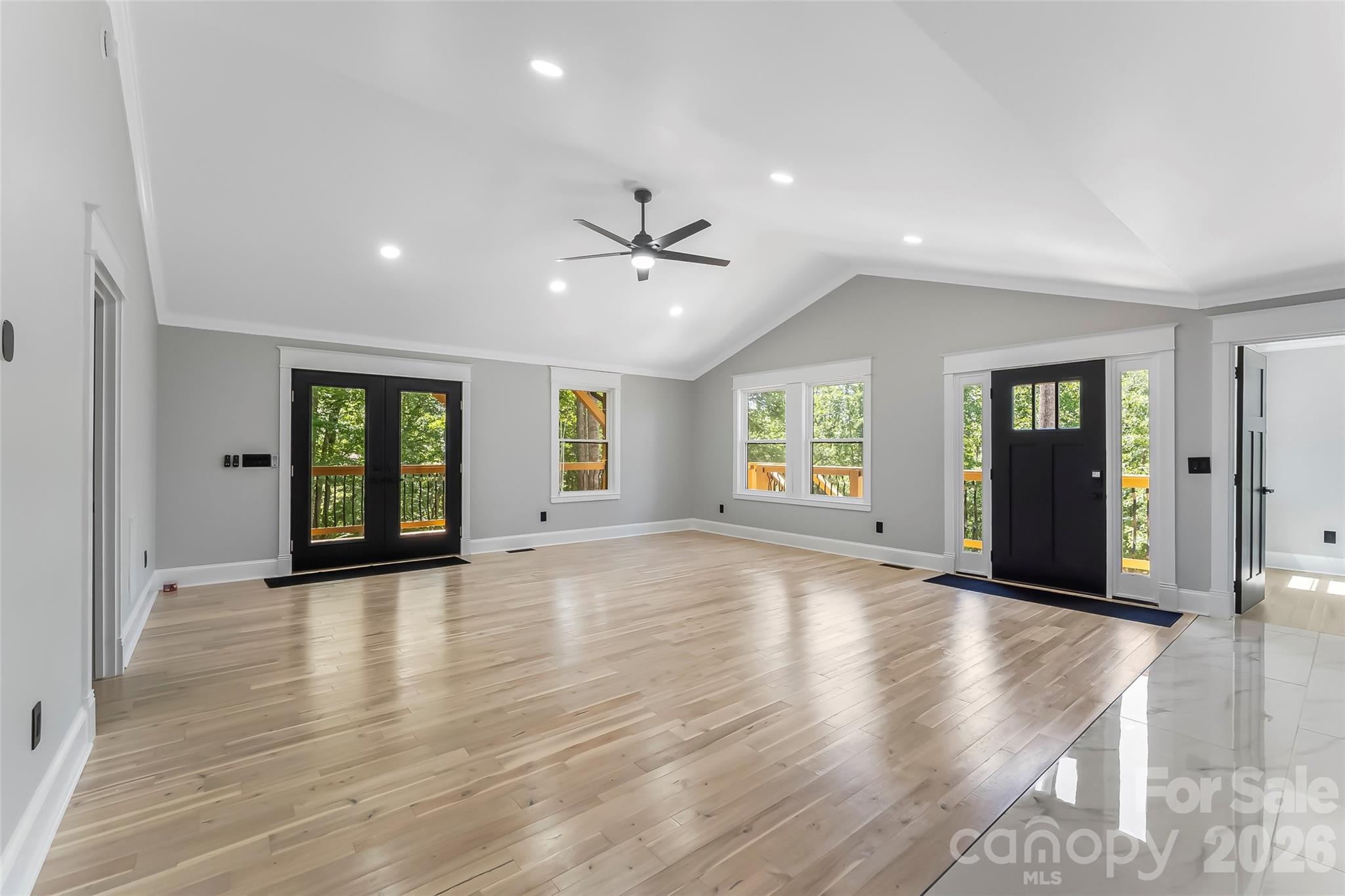 276 Coopers Drive — Hendersonville