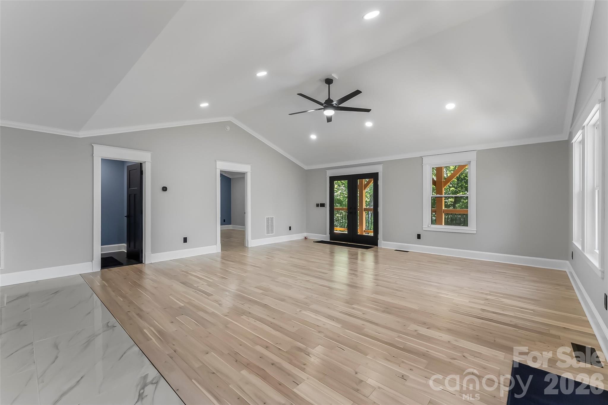 276 Coopers Drive — Hendersonville