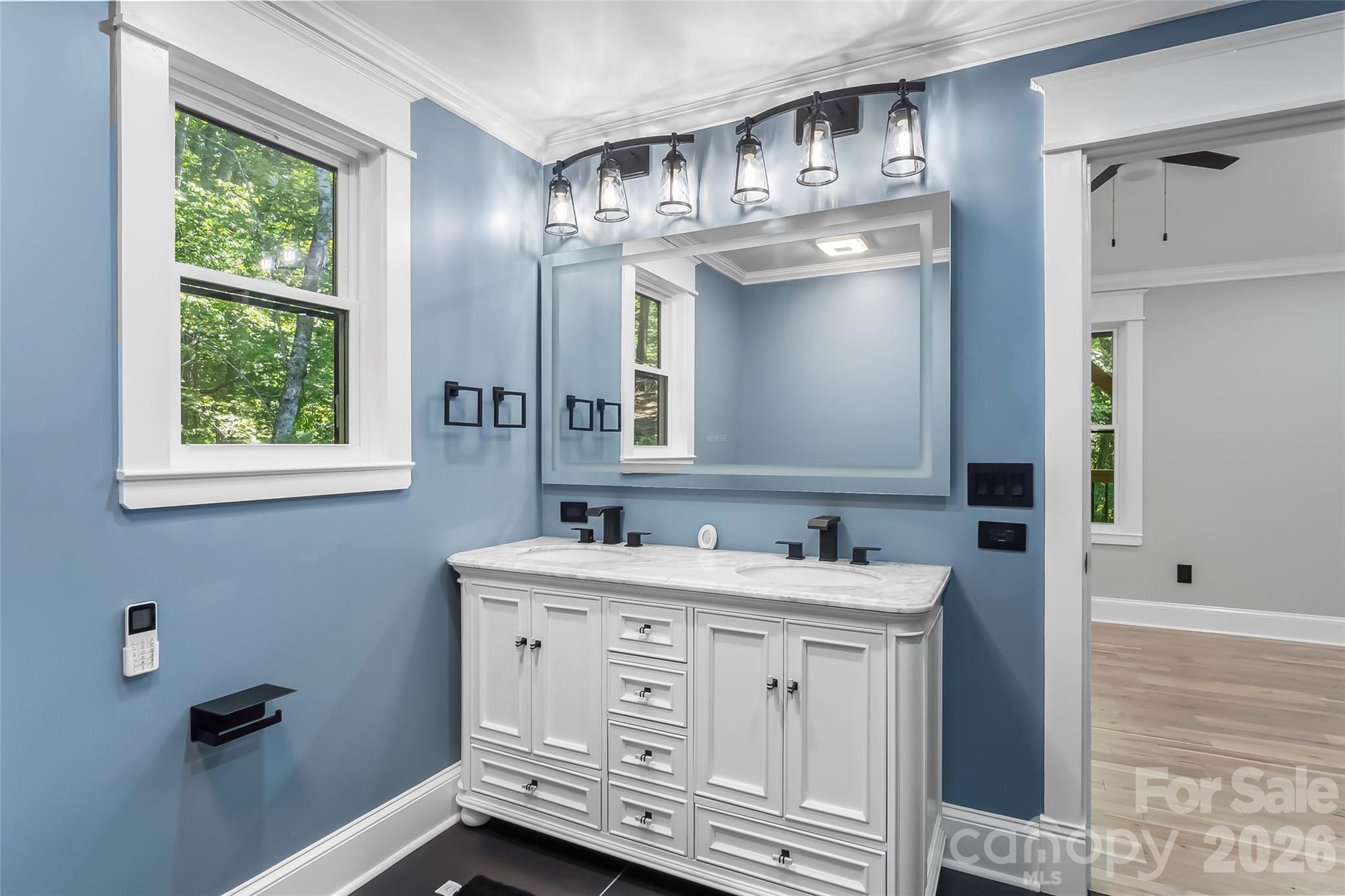 276 Coopers Drive — Hendersonville