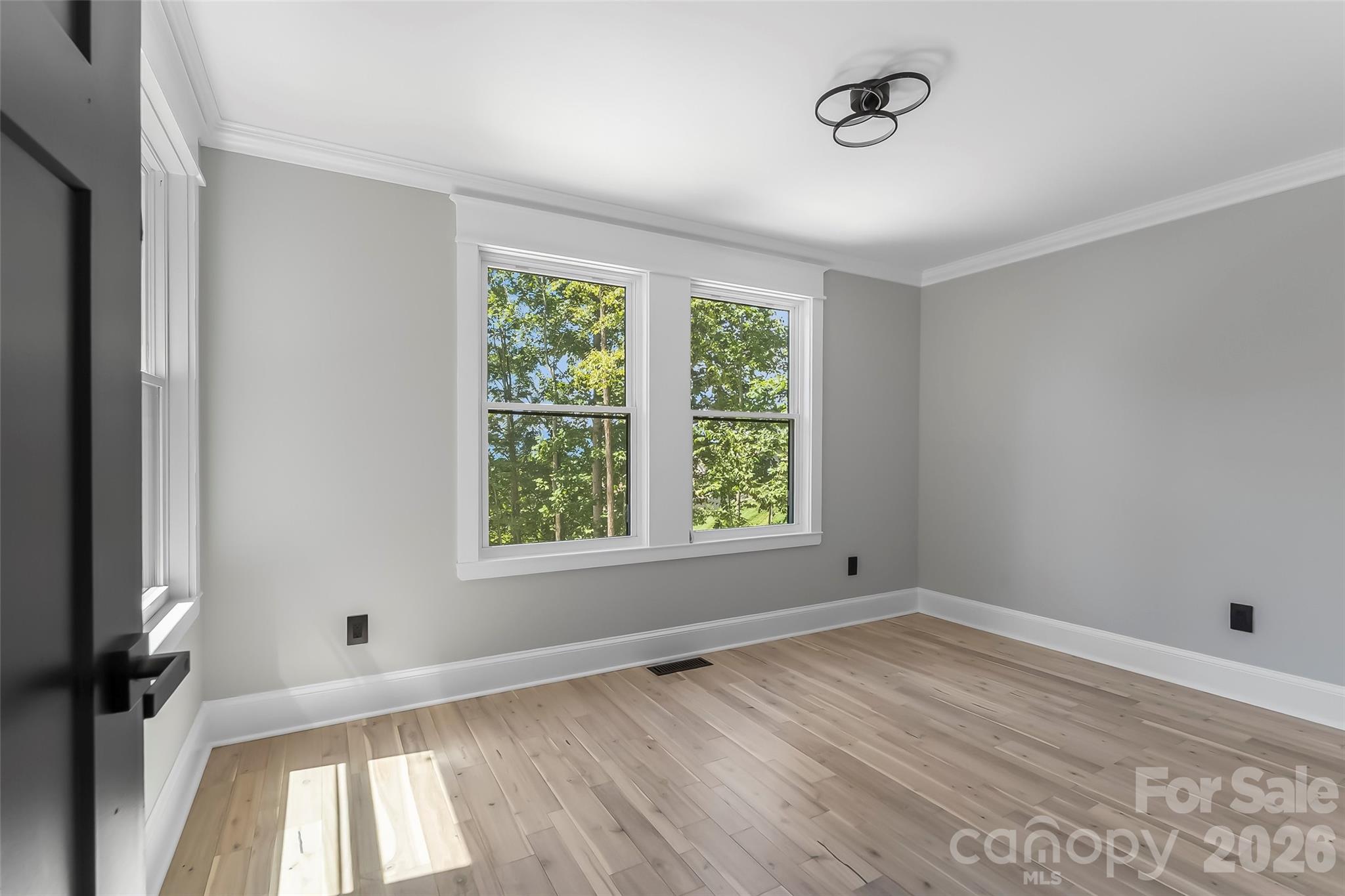 276 Coopers Drive — Hendersonville
