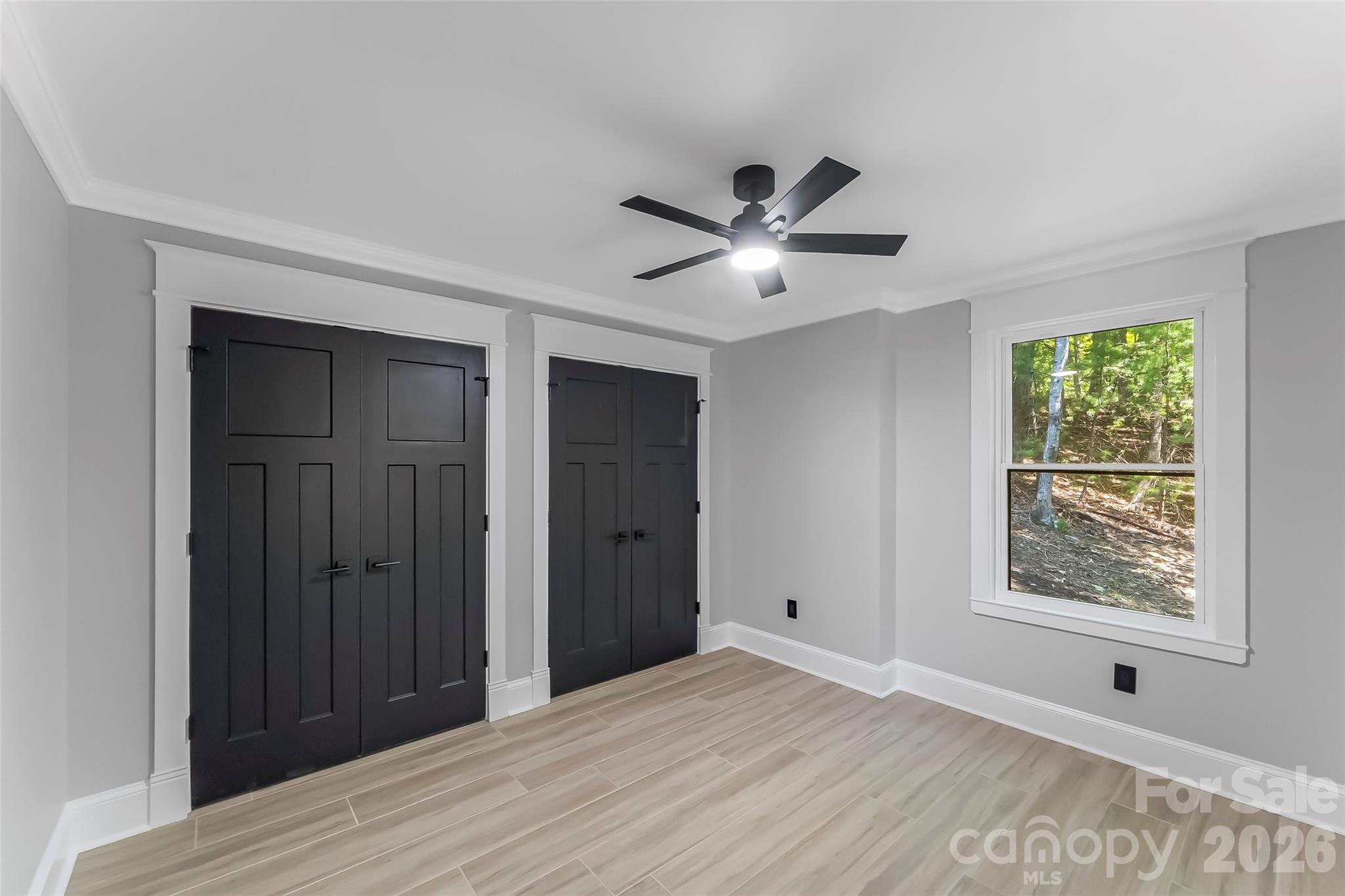 276 Coopers Drive — Hendersonville